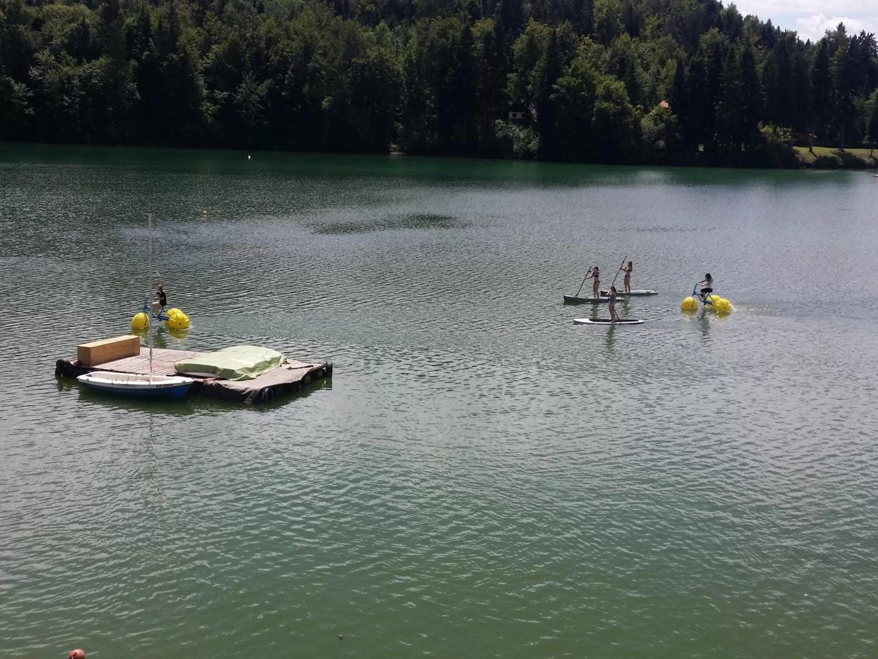 Canoeing in Gostisce Jezero