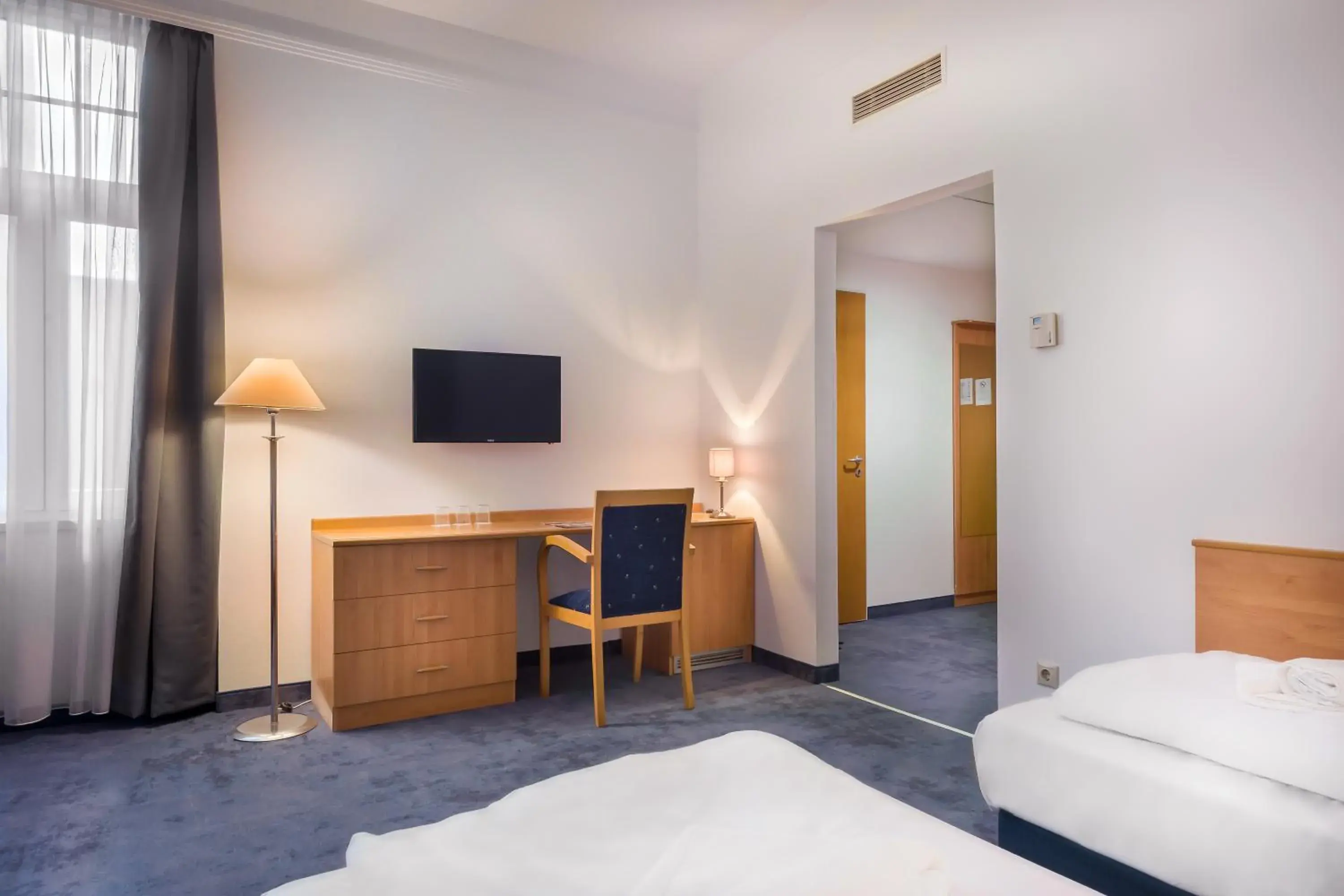 TV and multimedia, Bed in Hotel Golden Park Budapest