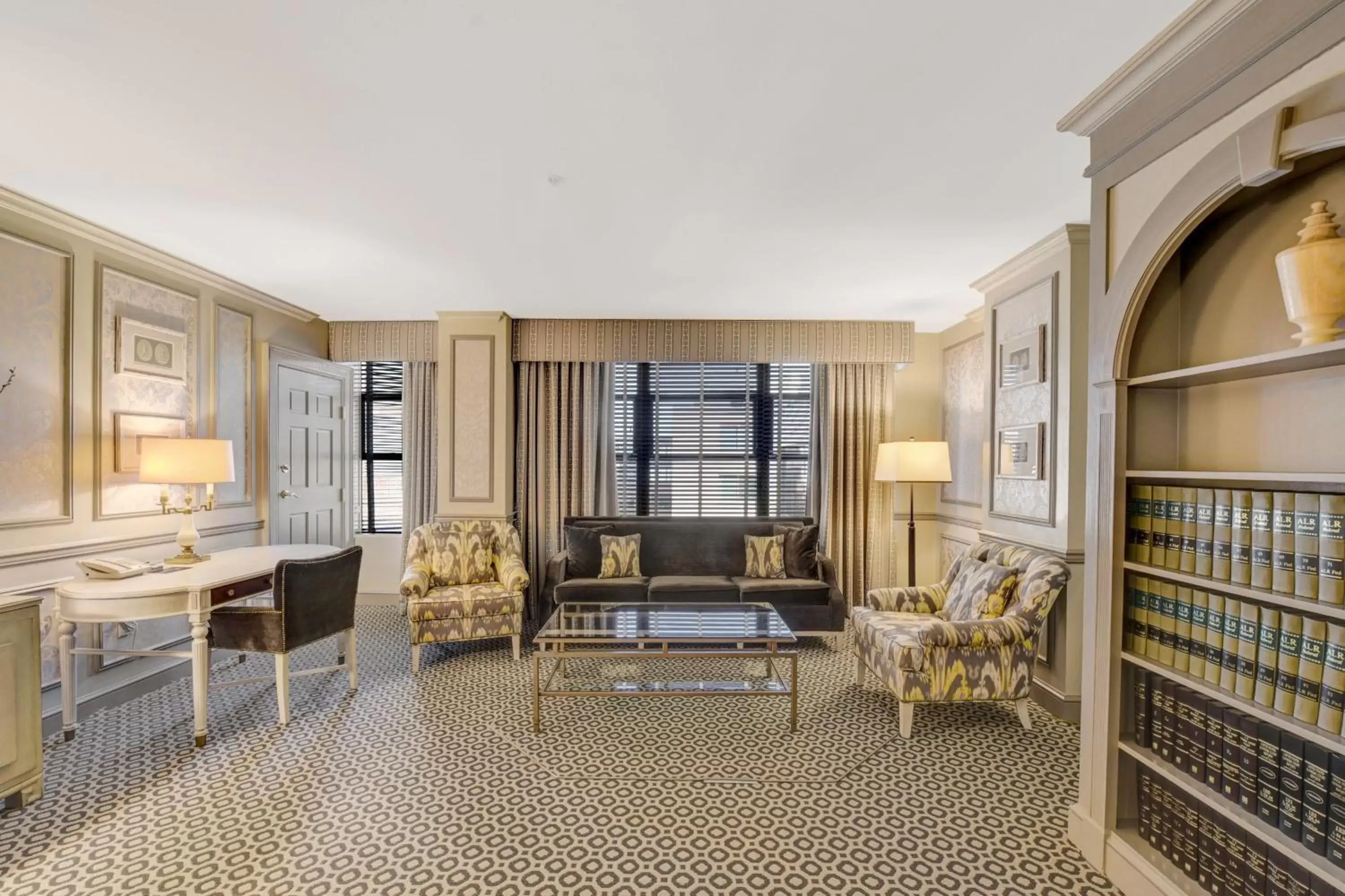 Photo of the whole room, Seating Area in The Madison Hotel