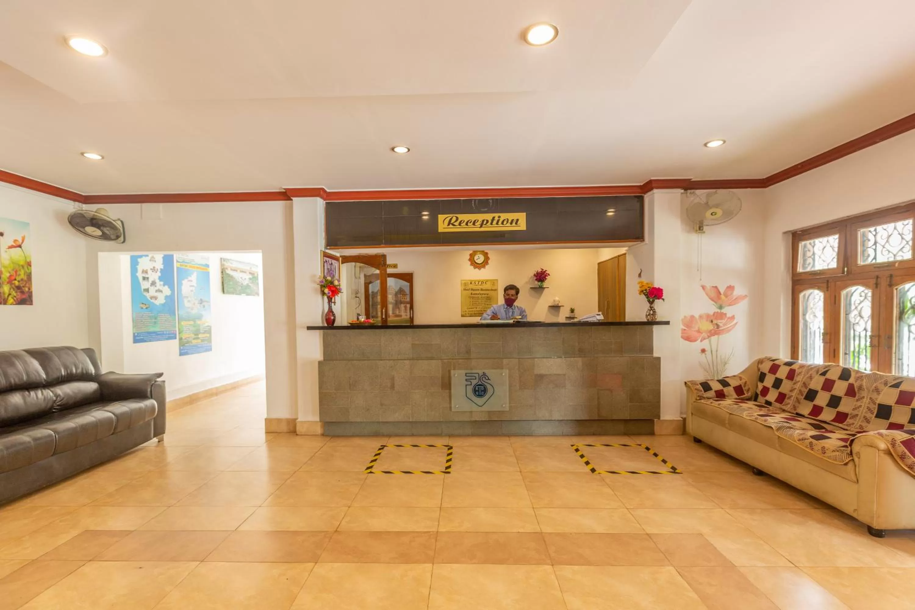 KSTDC Hotel Mayura Bhuvaneshwari Kamalapur