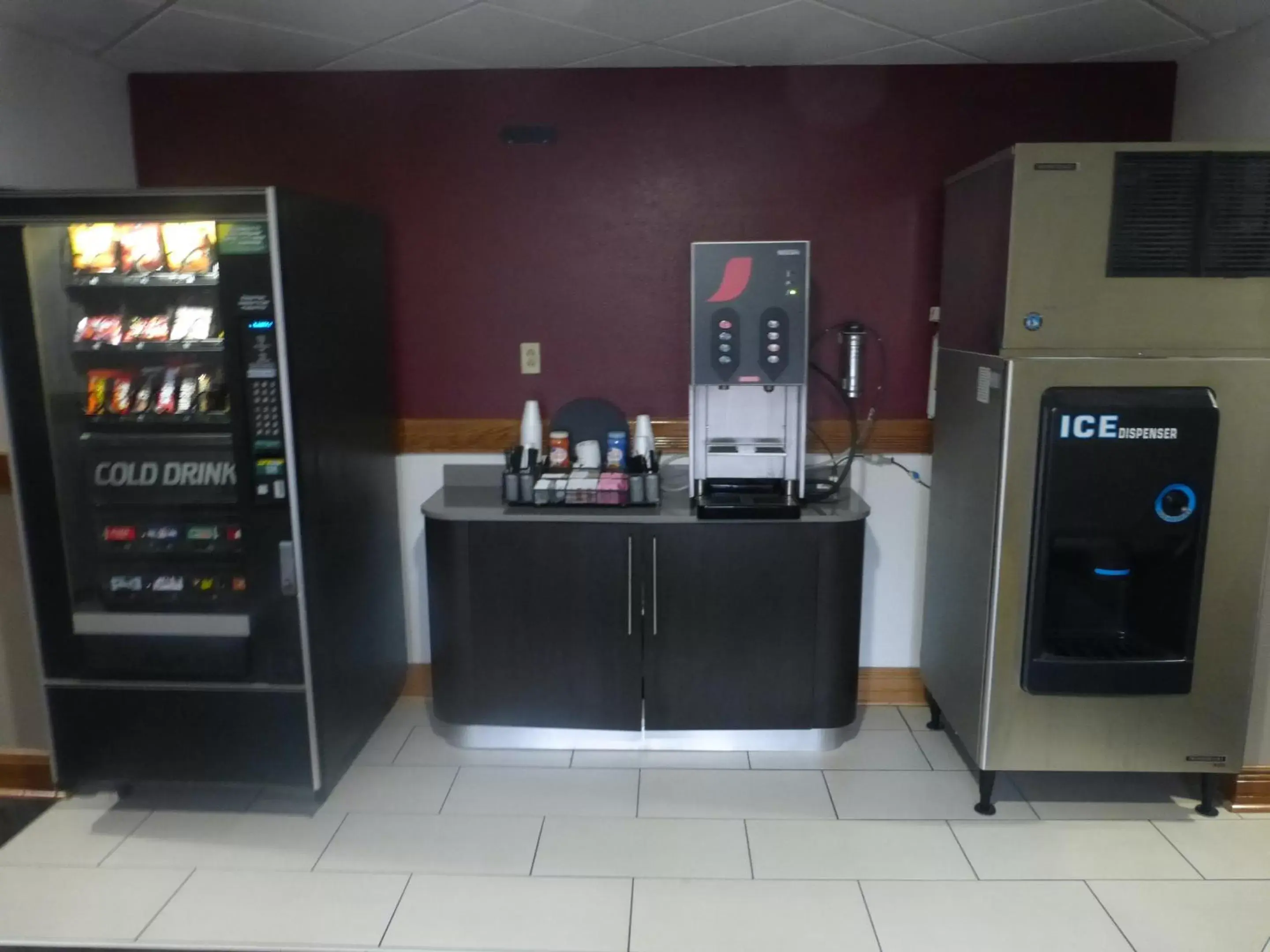 Coffee/tea facilities in Red Roof Inn Greencastle South - Cloverdale