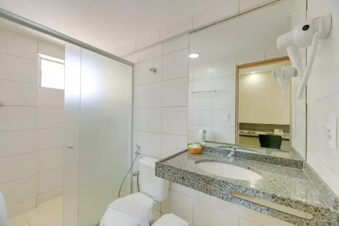 Bathroom in Vistamar Hotel