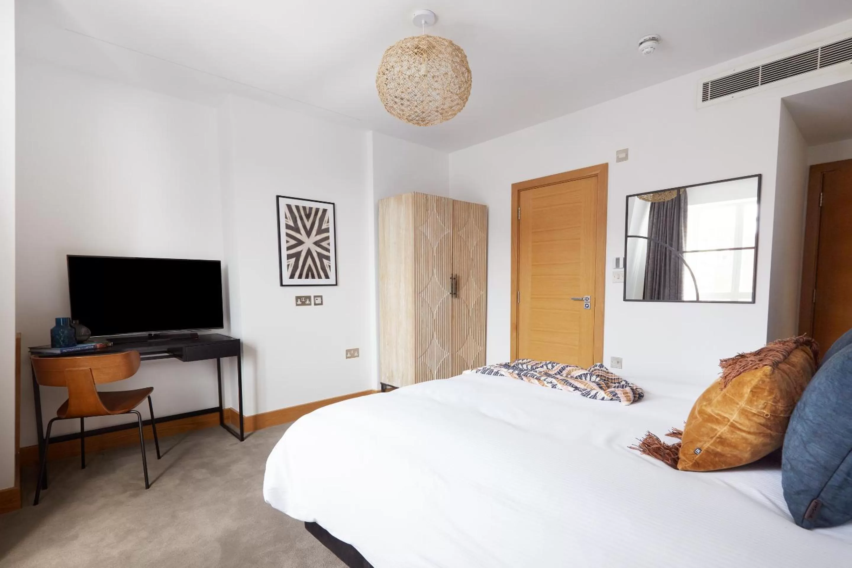 Bed in Sonder Edgware Road