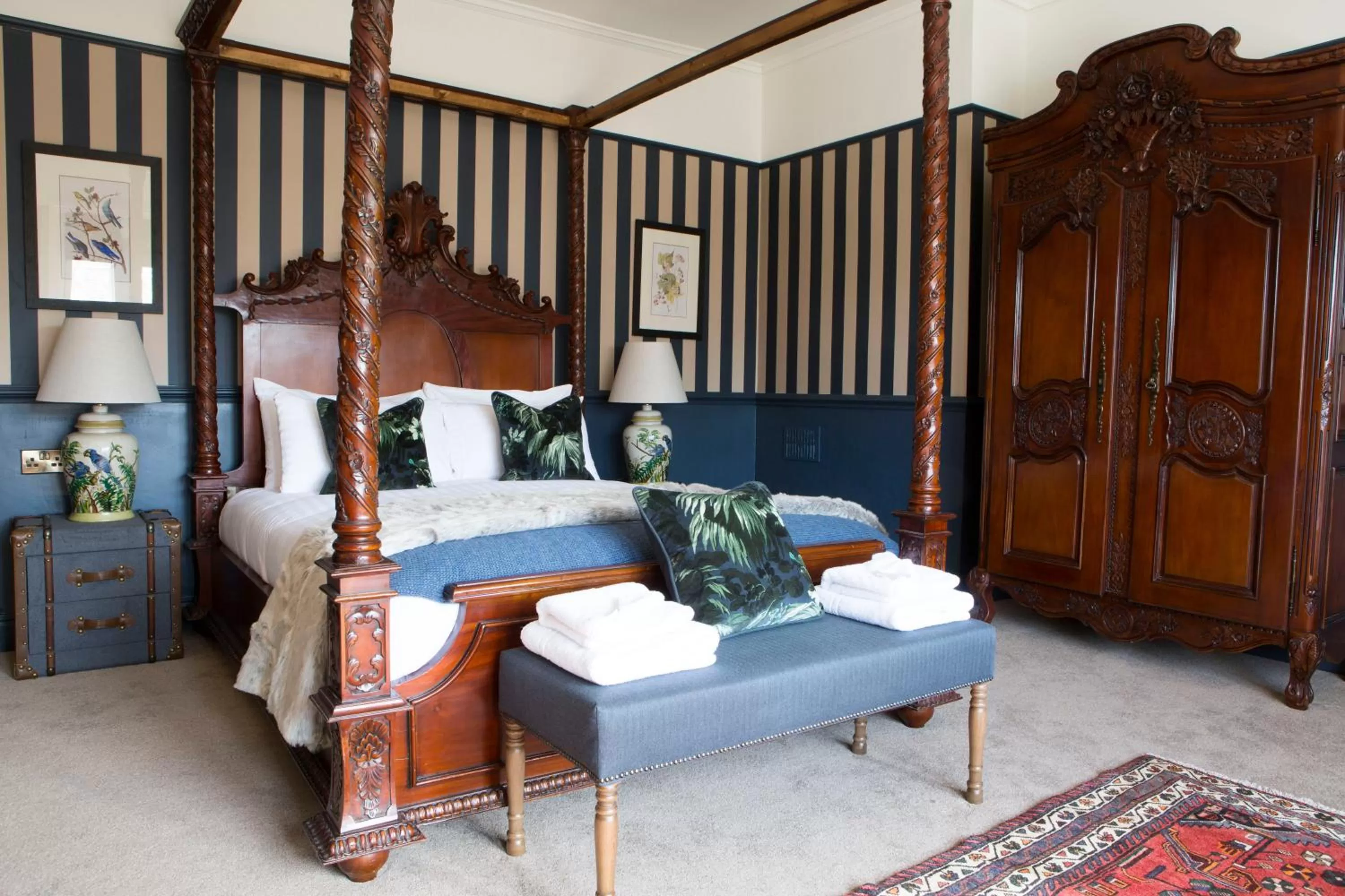 Bed in Wynnstay Arms, Ruabon, Wrexham