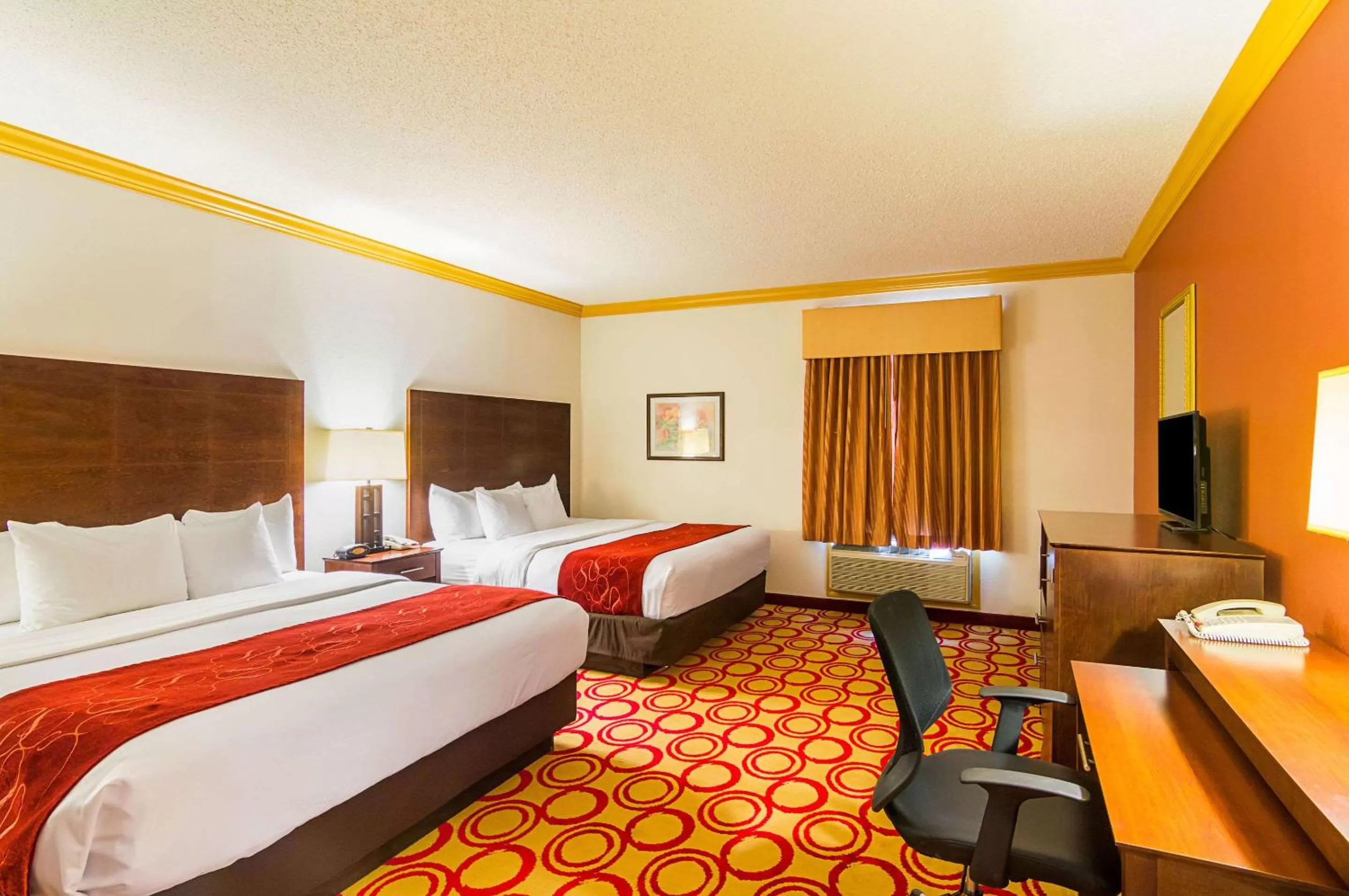 Bedroom, Bed in Quality Suites Lubbock Southwest