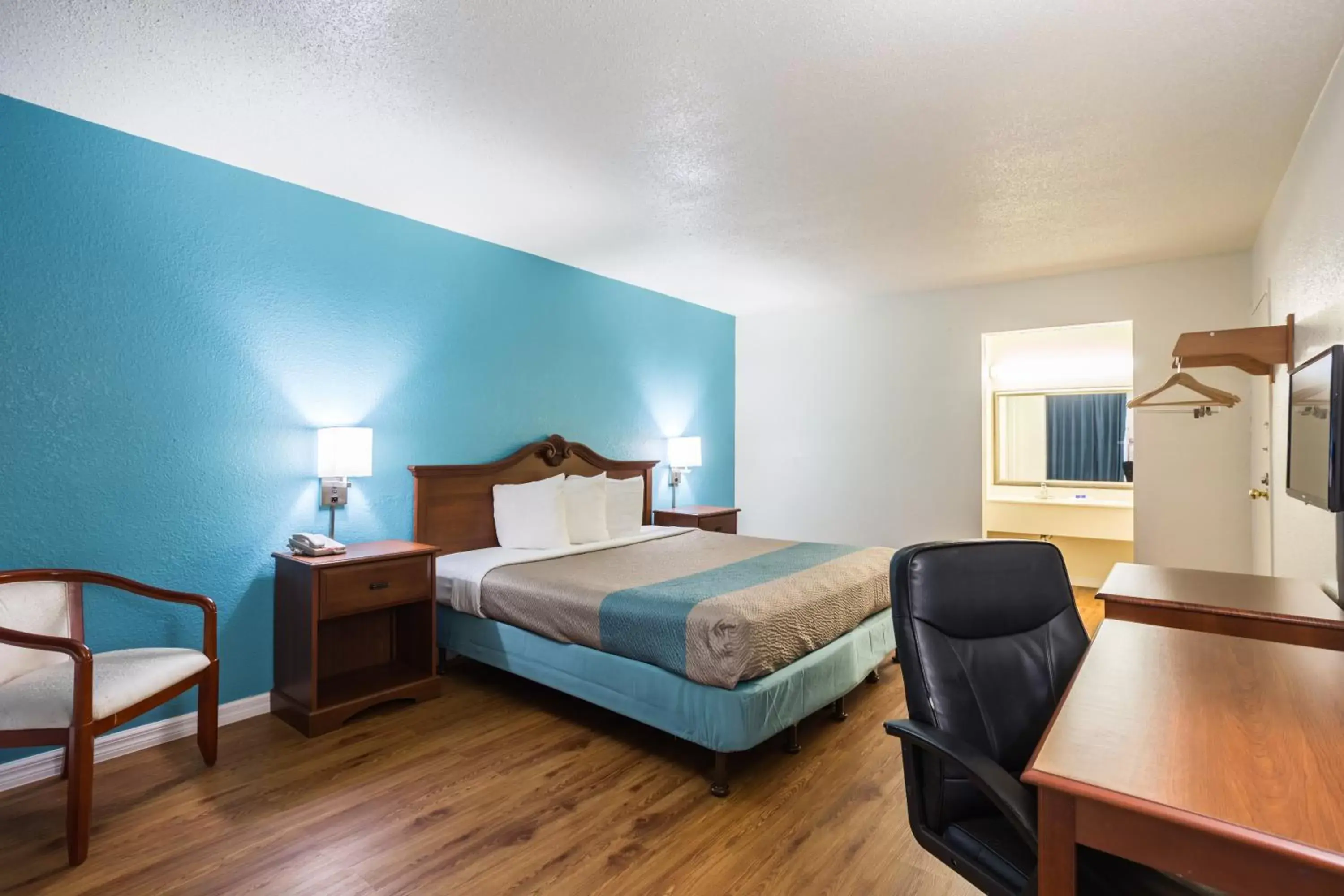 Photo of the whole room, Room Photo in Motel 6-Spring Hill, FL - Weeki Wachee