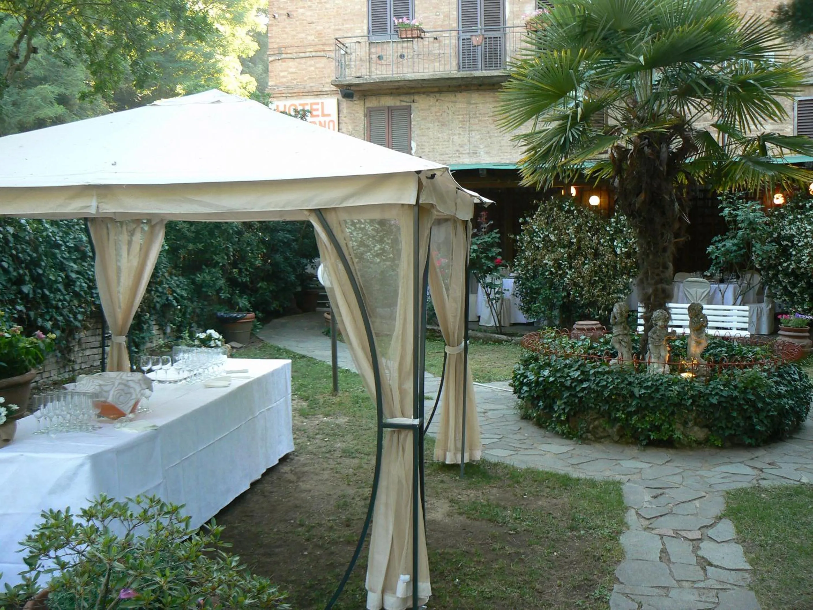 Garden in Hotel Moderno