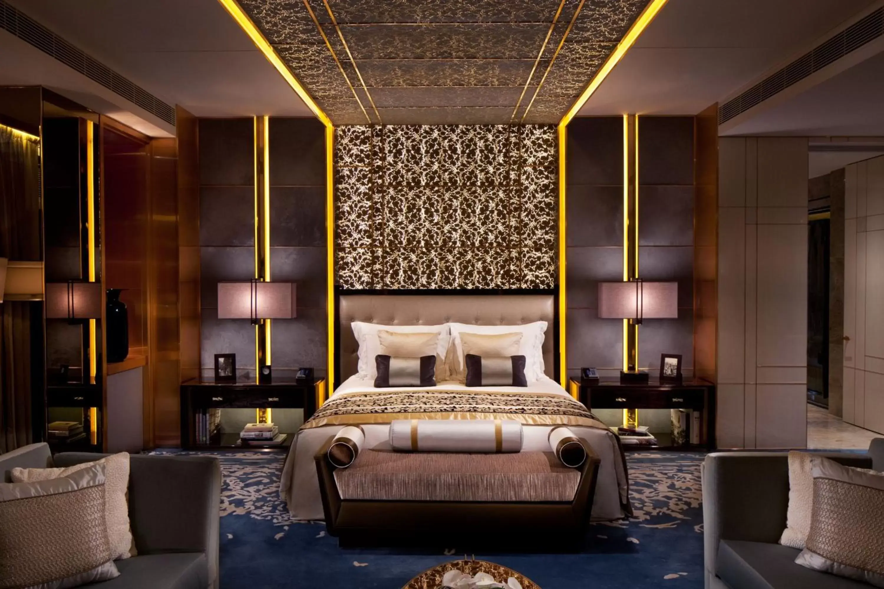 Bedroom, Bed in The Ritz-Carlton Hong Kong