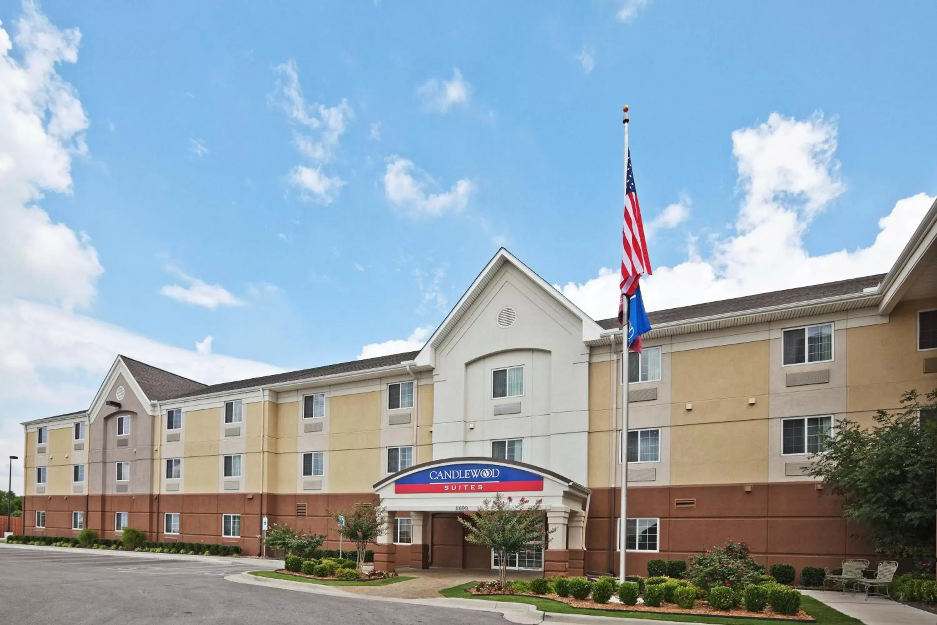 Property Building in Candlewood Suites Owasso, an IHG Hotel
