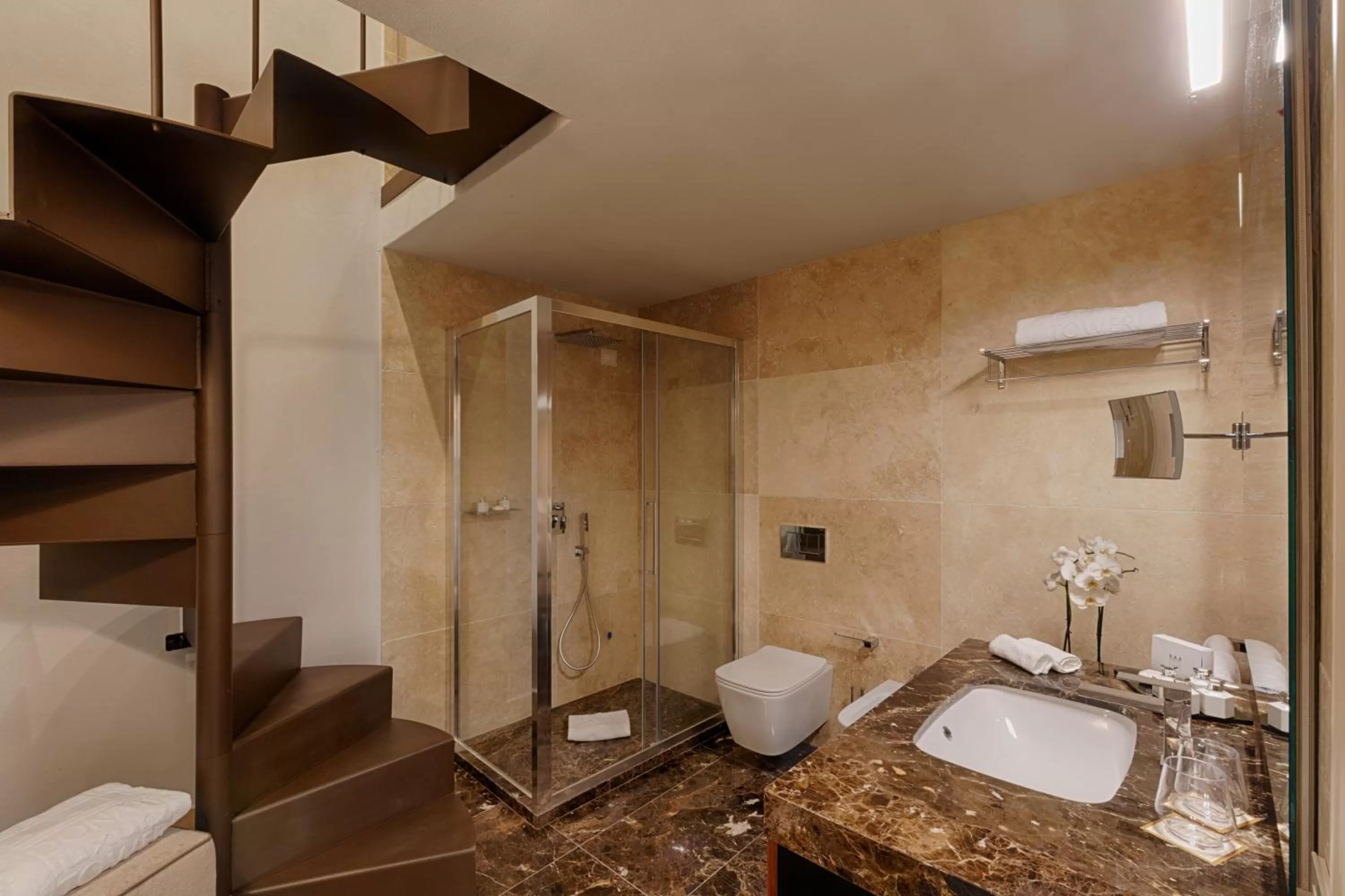 Shower in Donati Luxury Tower Suites