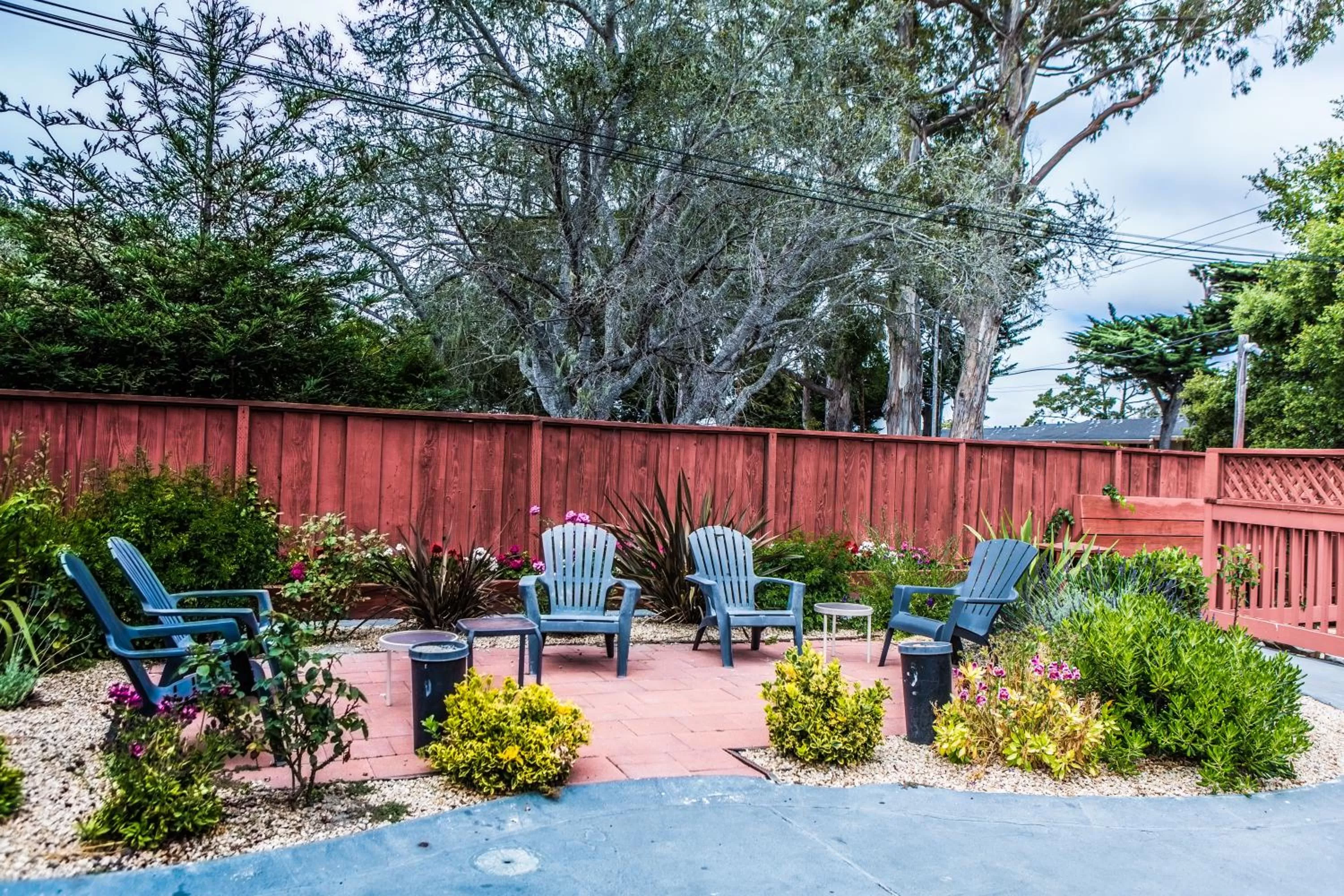 Garden in Pelican Inn