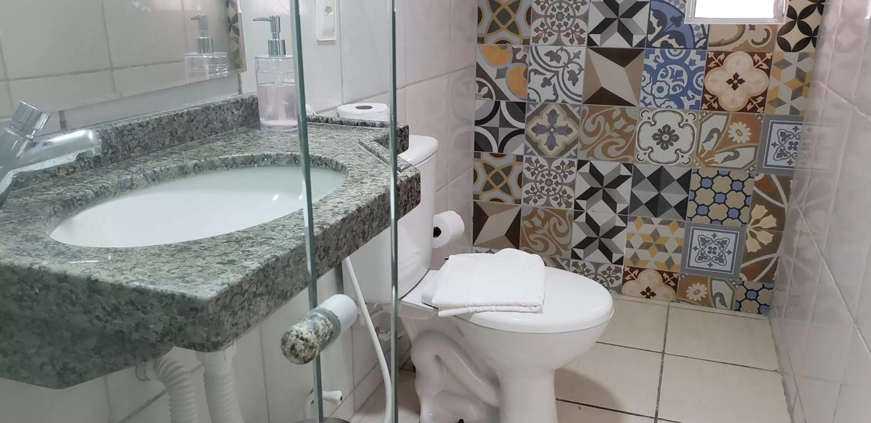 Bathroom in LIVE IN FORTALEZA HOTEL