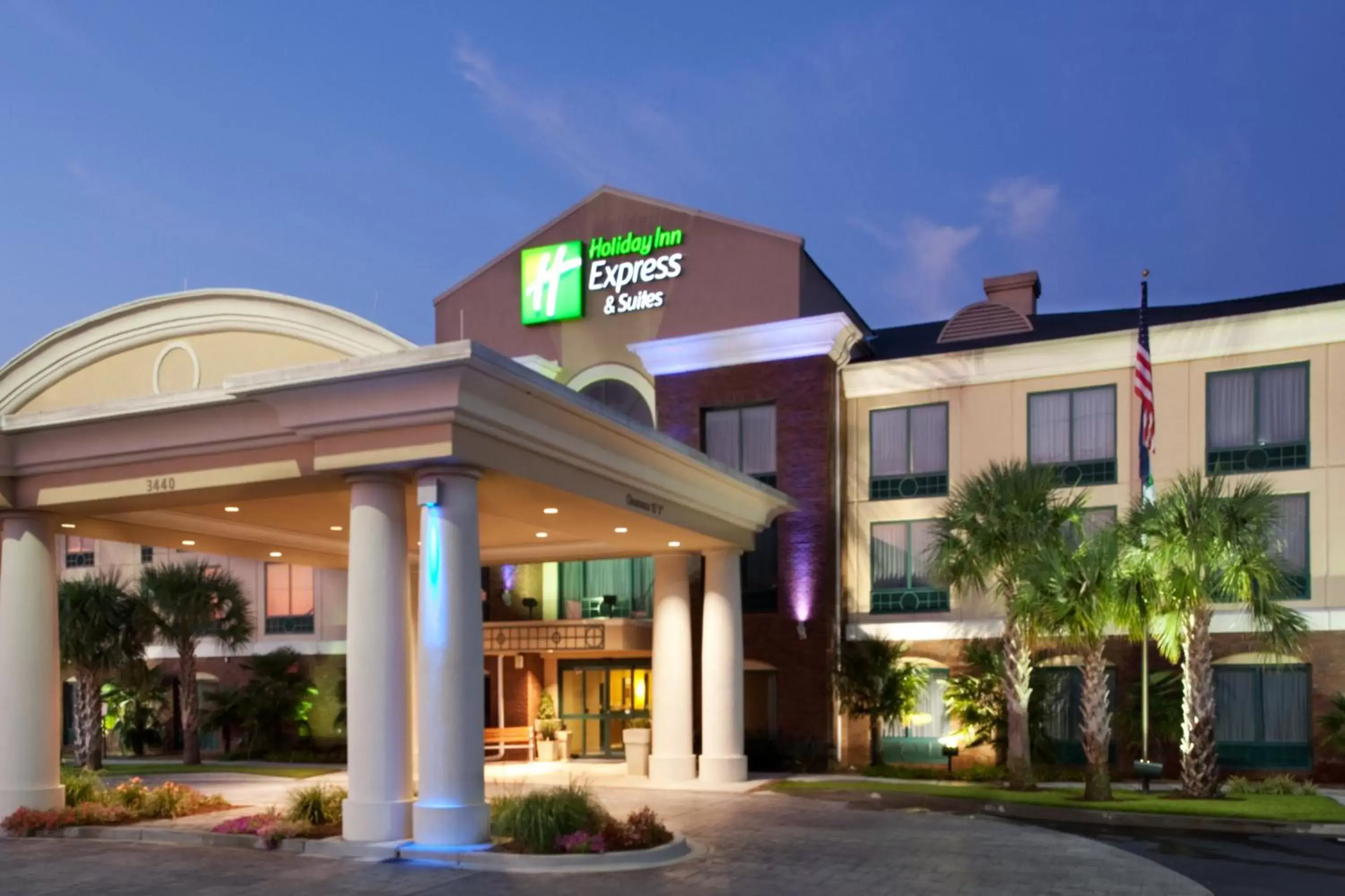 Property Building in Holiday Inn Express & Suites Florence I-95 & I-20 Civic Ctr, an IHG Hotel
