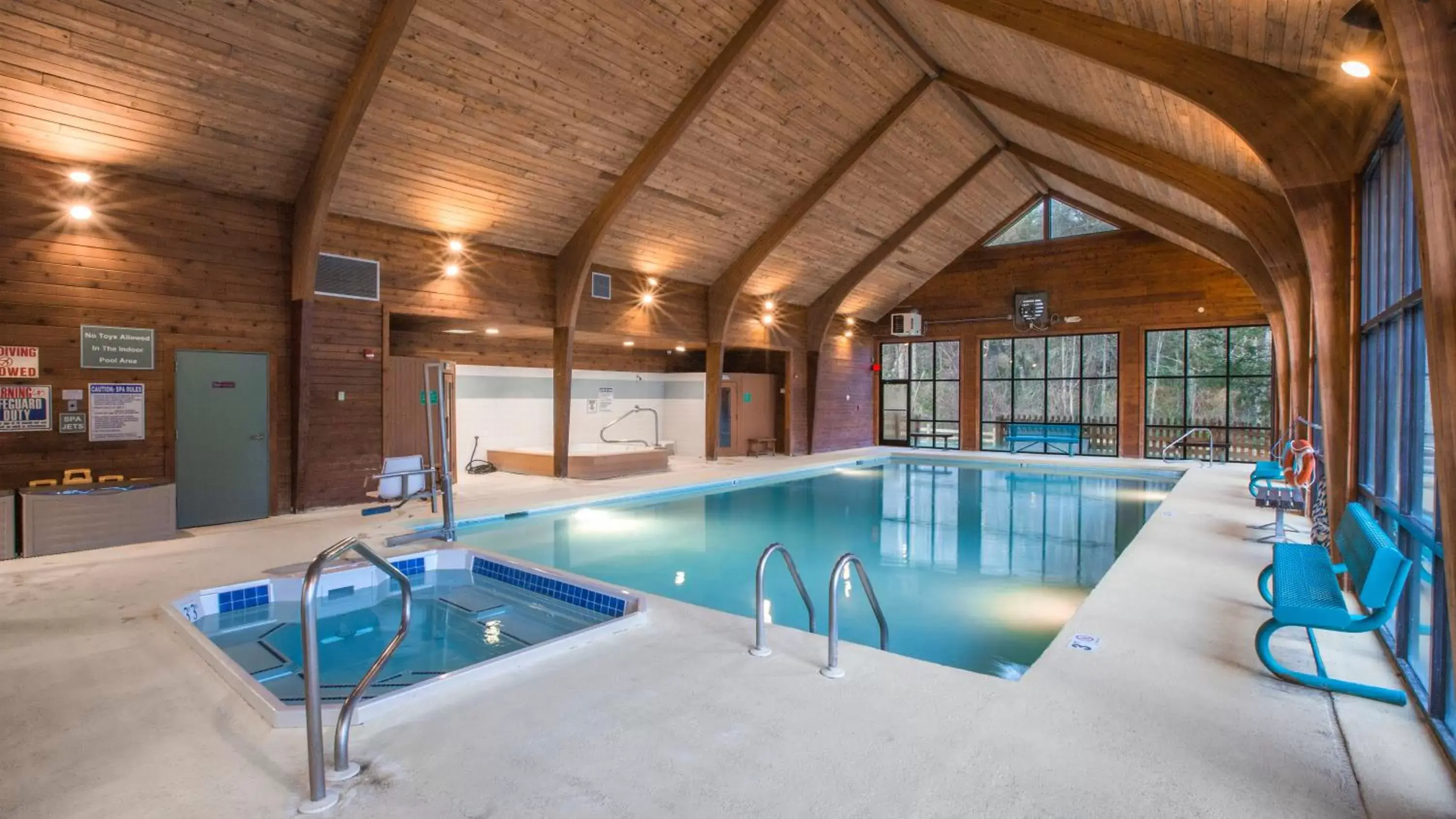 Hot Tub, Swimming Pool in Fairway Forest