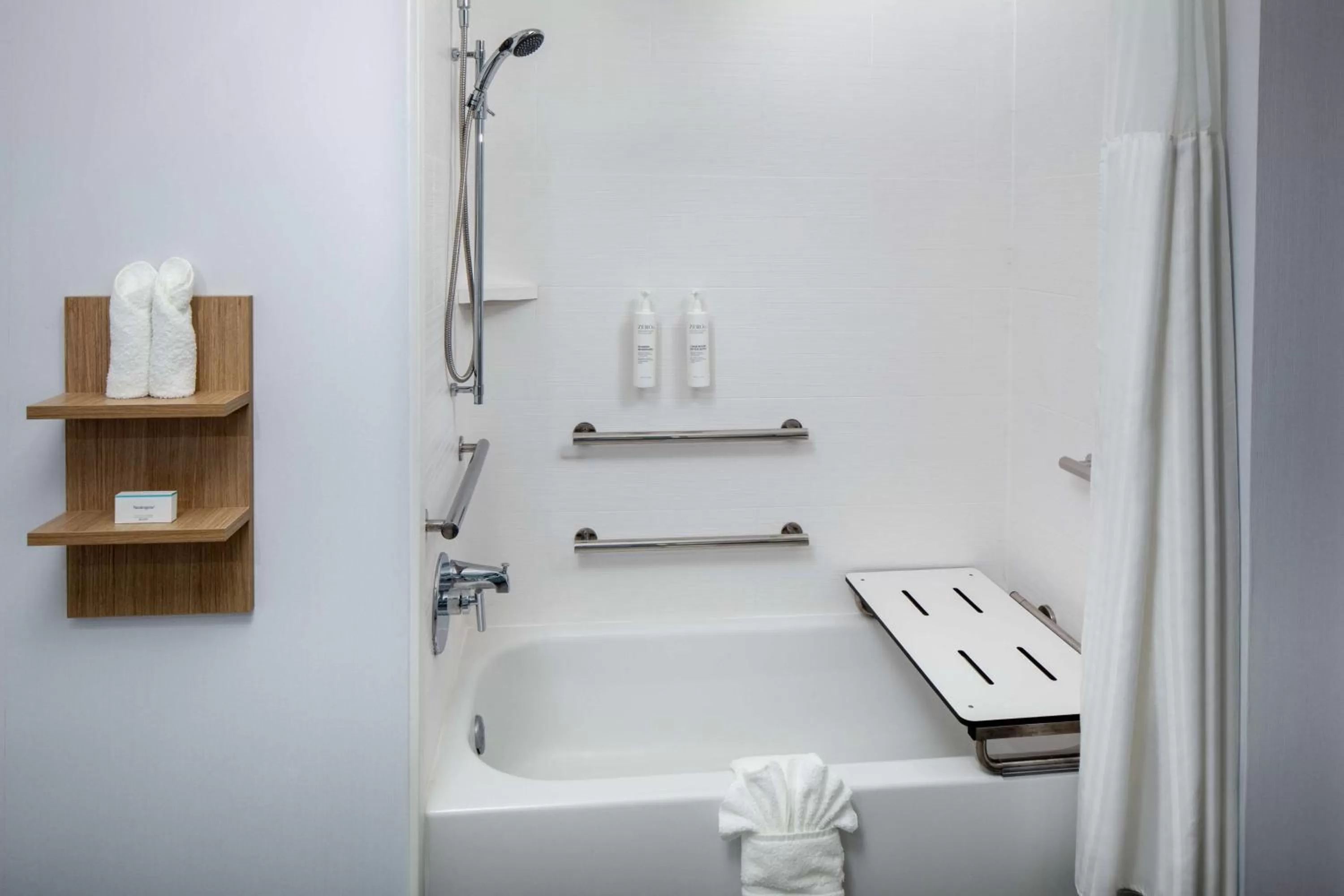 Bathroom in Hilton Garden Inn Arcadia/Pasadena Area