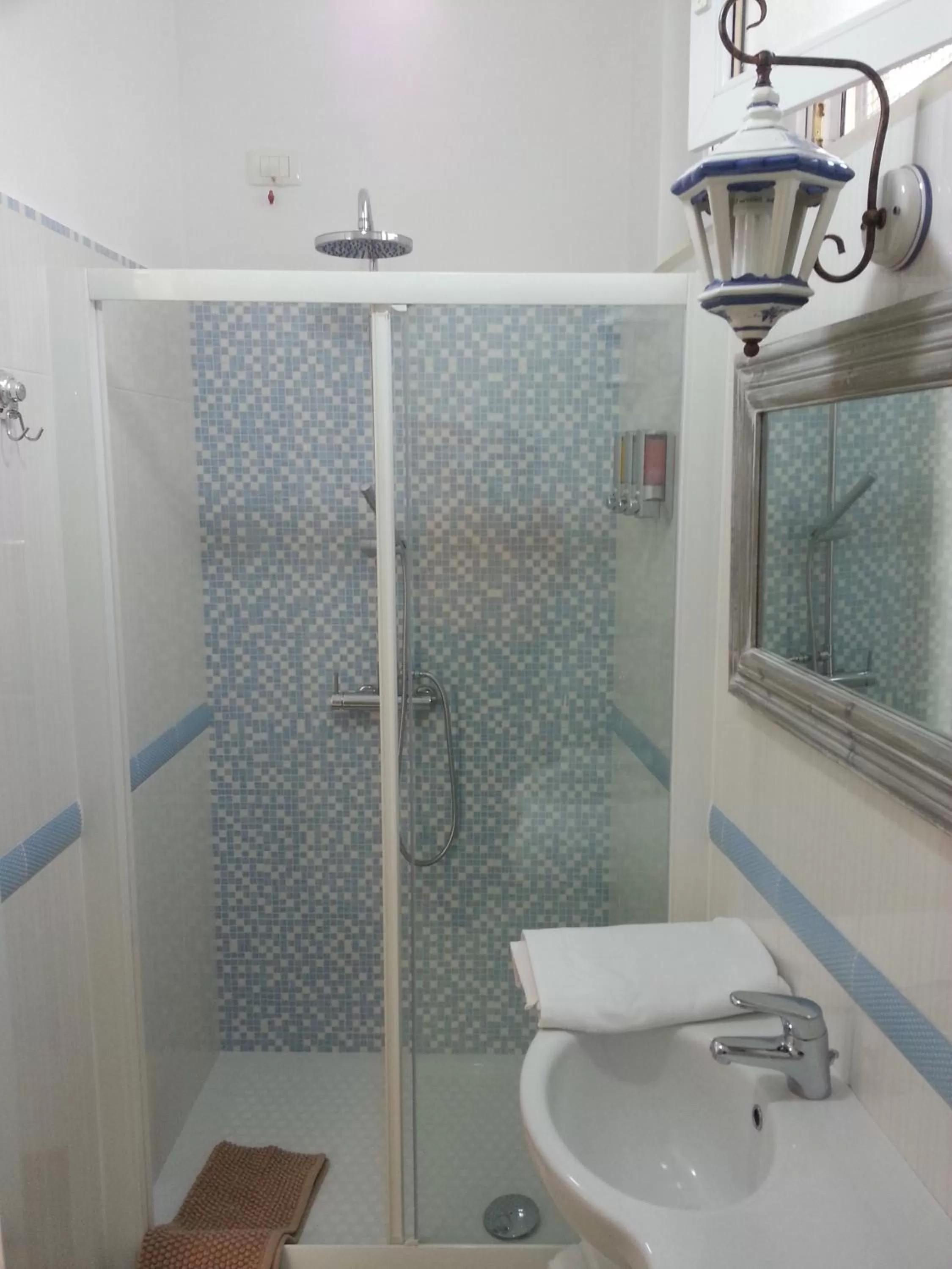 Shower in Fortino Capri