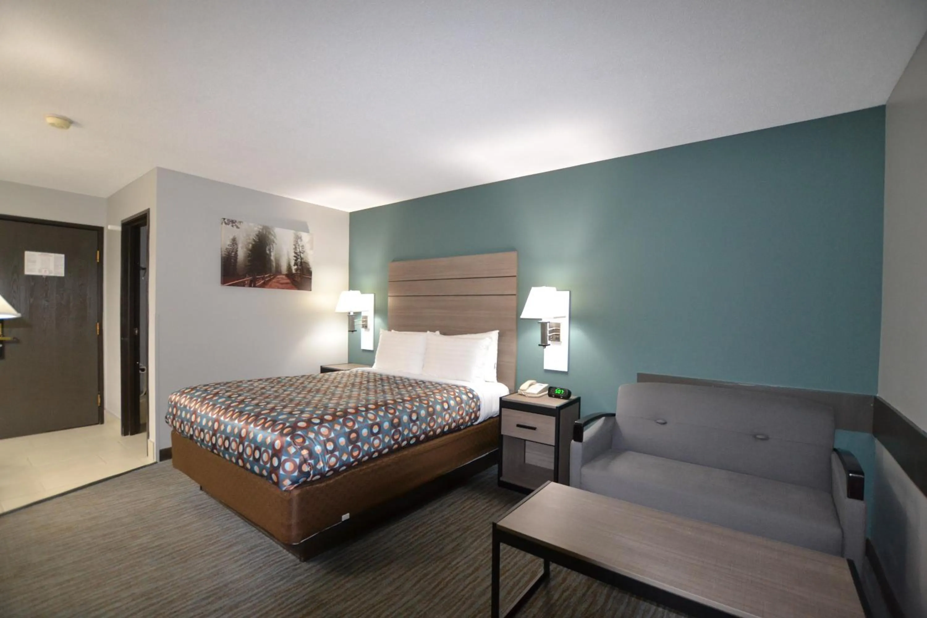 Photo of the whole room, Bed in Countryside Inn & Suites Omaha East-Council Bluffs IA