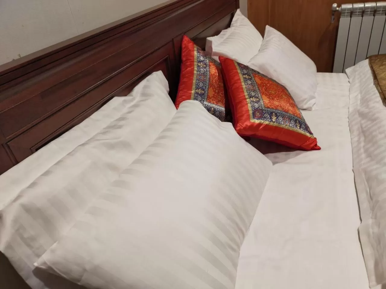 Bed in Shagufta Hotel Murree