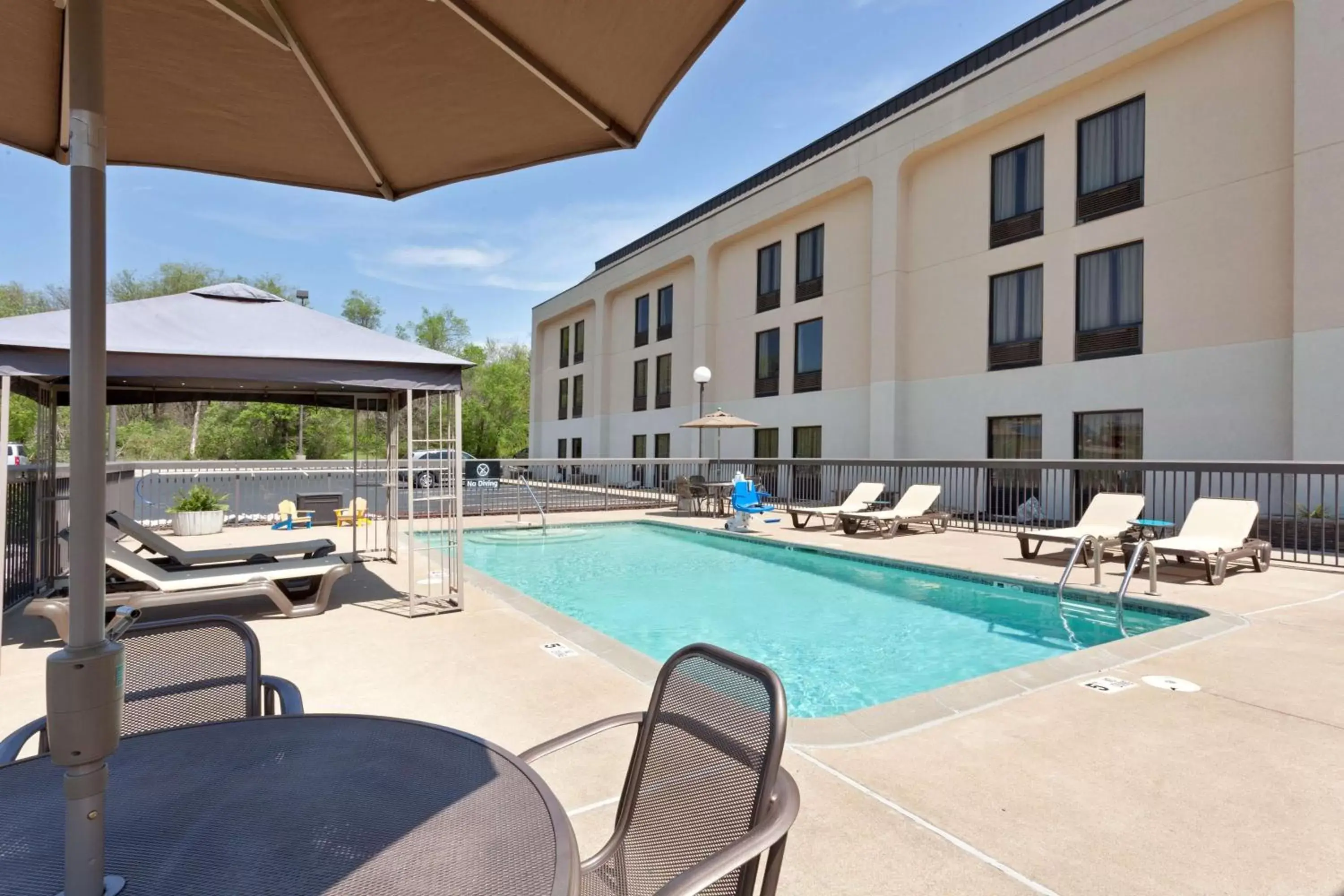 Pool view, Swimming Pool in Hampton Inn Joplin