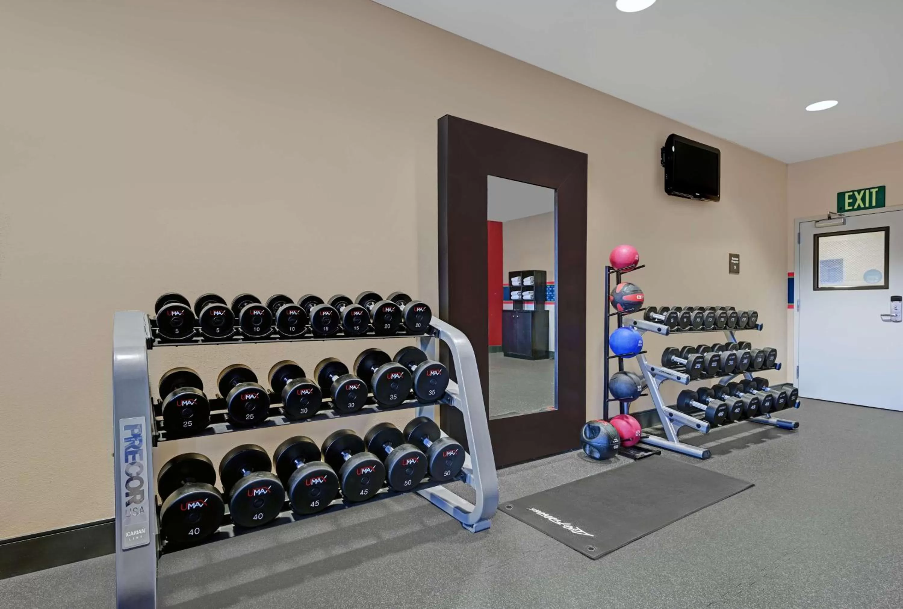 Fitness centre/facilities in Hampton Inn Farmington