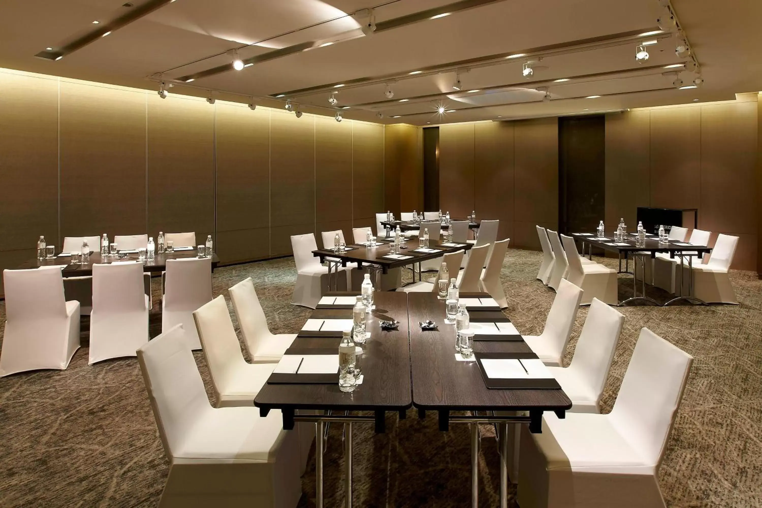 Meeting/conference room, Restaurant/Places to Eat in Le Meridien Taipei