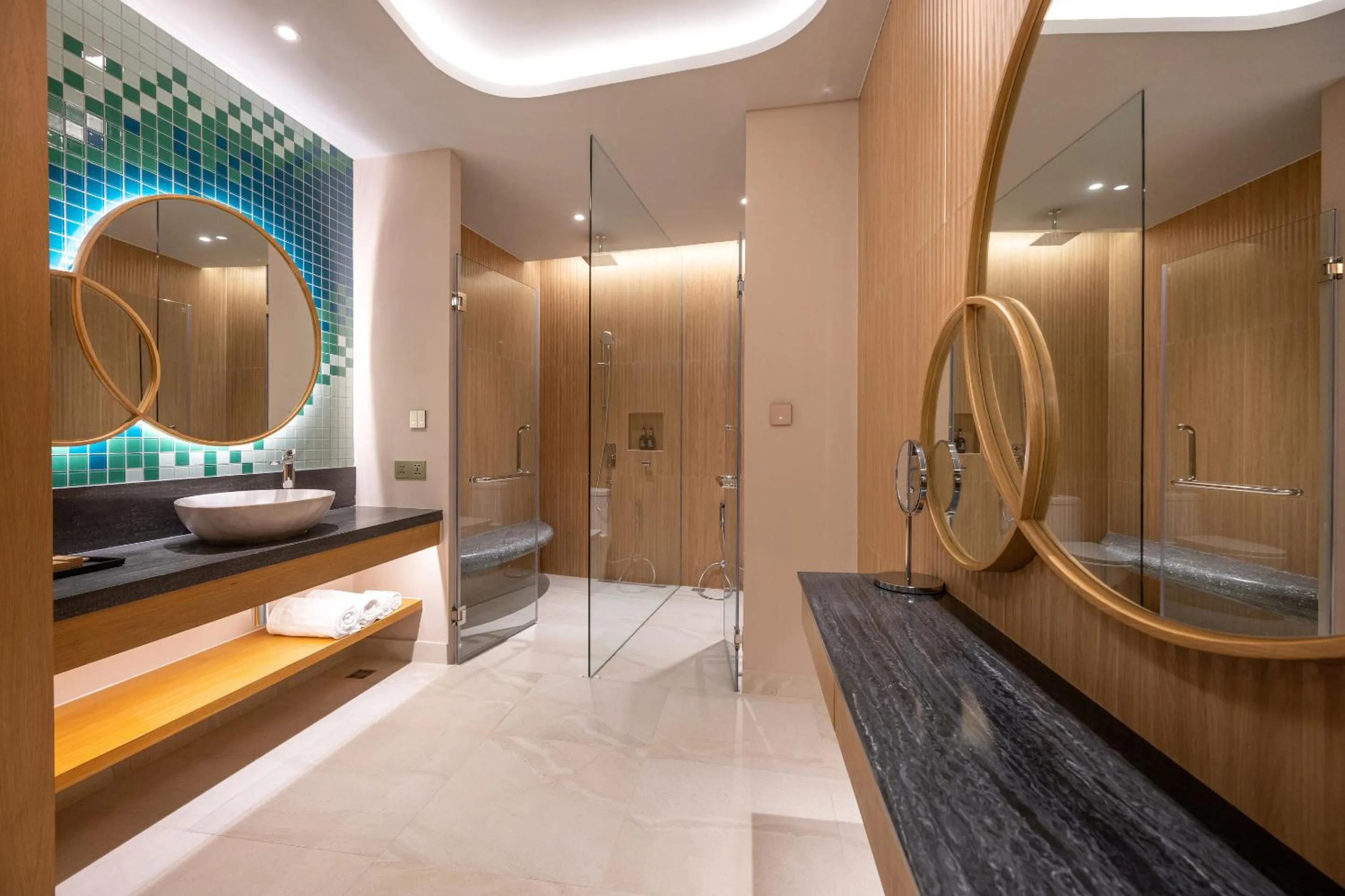 Bathroom, Bed in Metadee Concept Hotel