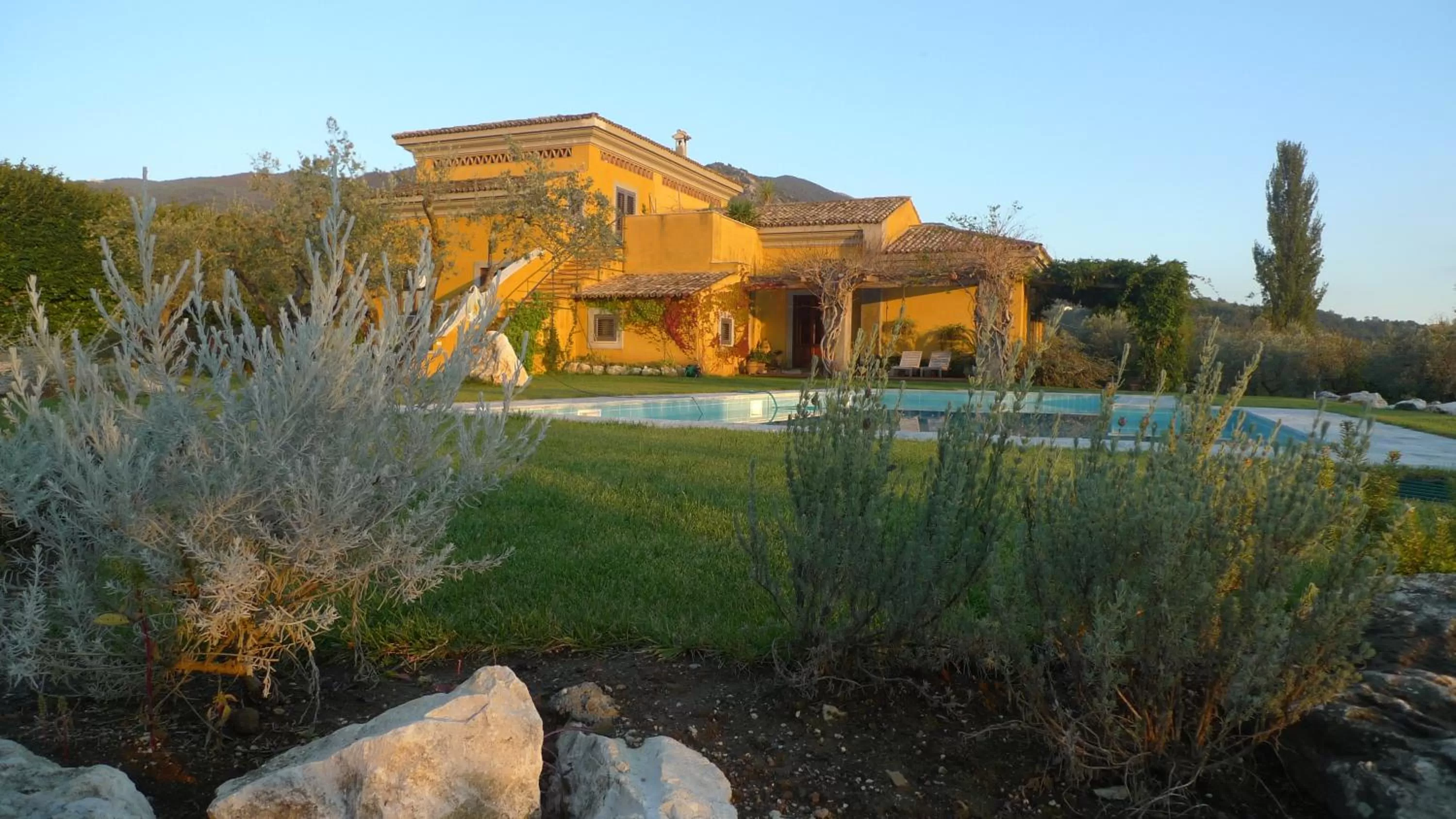 Facade/entrance, Property Building in Le Ninfee