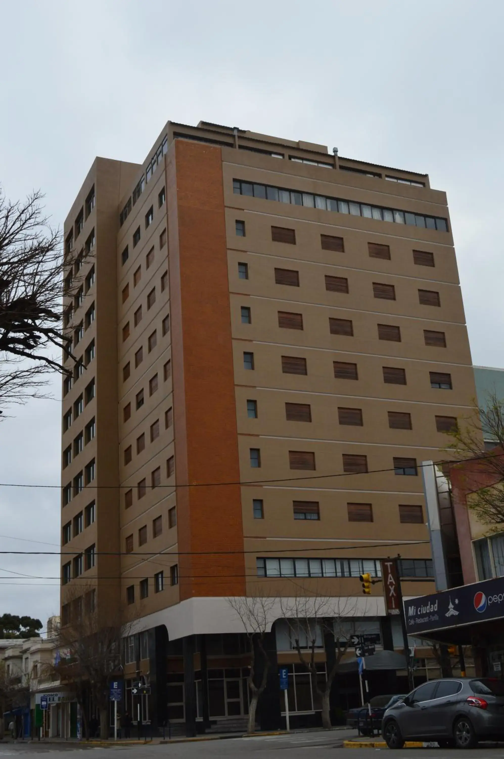 Facade/entrance, Property Building in Hotel Rayentray Trelew