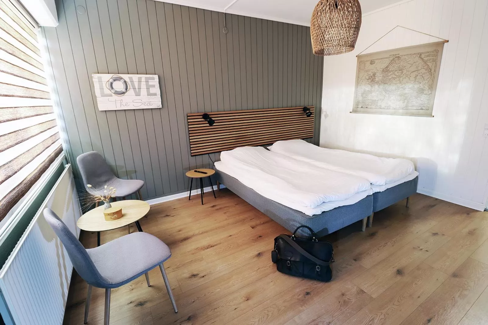 Photo of the whole room, Bed in Strandmotellet