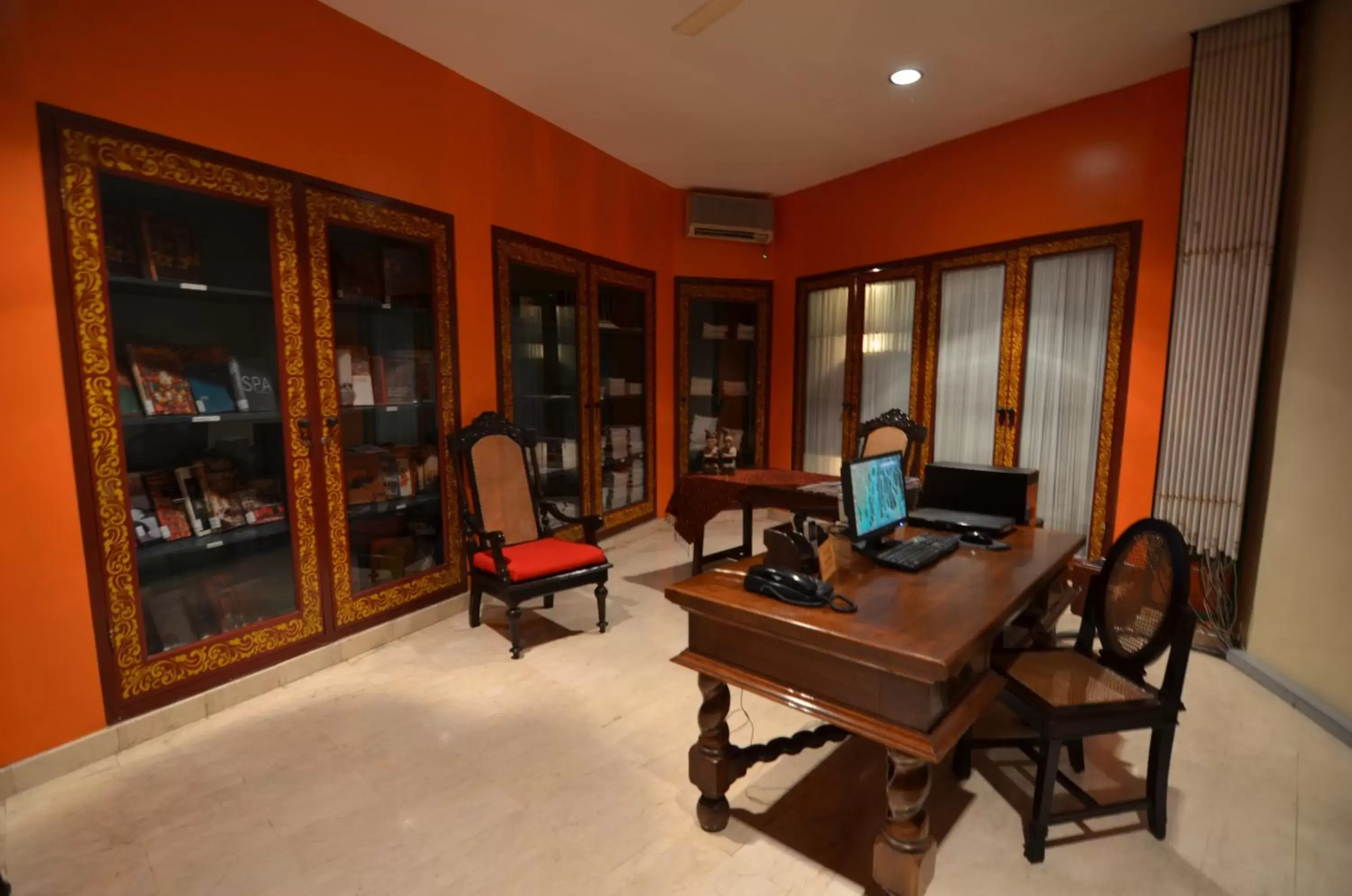 Library in Hotel Tugu Malang - CHSE Certified
