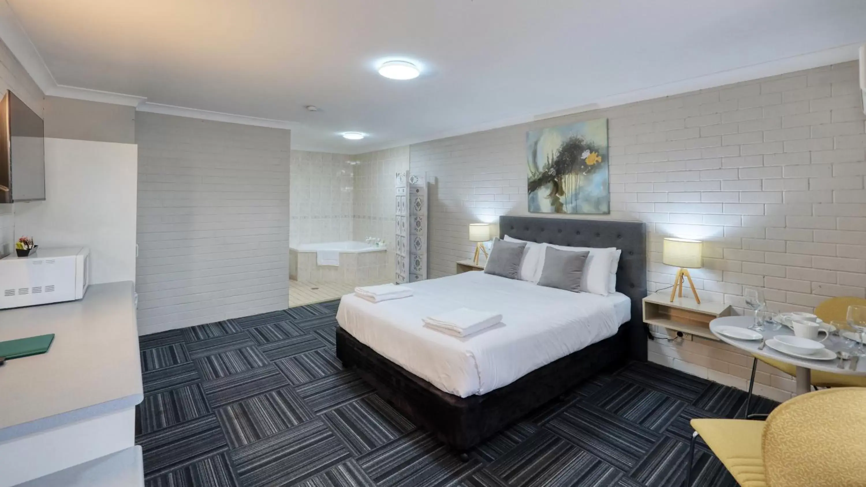 Double Room with Spa Bath in Canowindra Riverview Motel Double Room with Spa Bath in Canowindra Riverview Motel