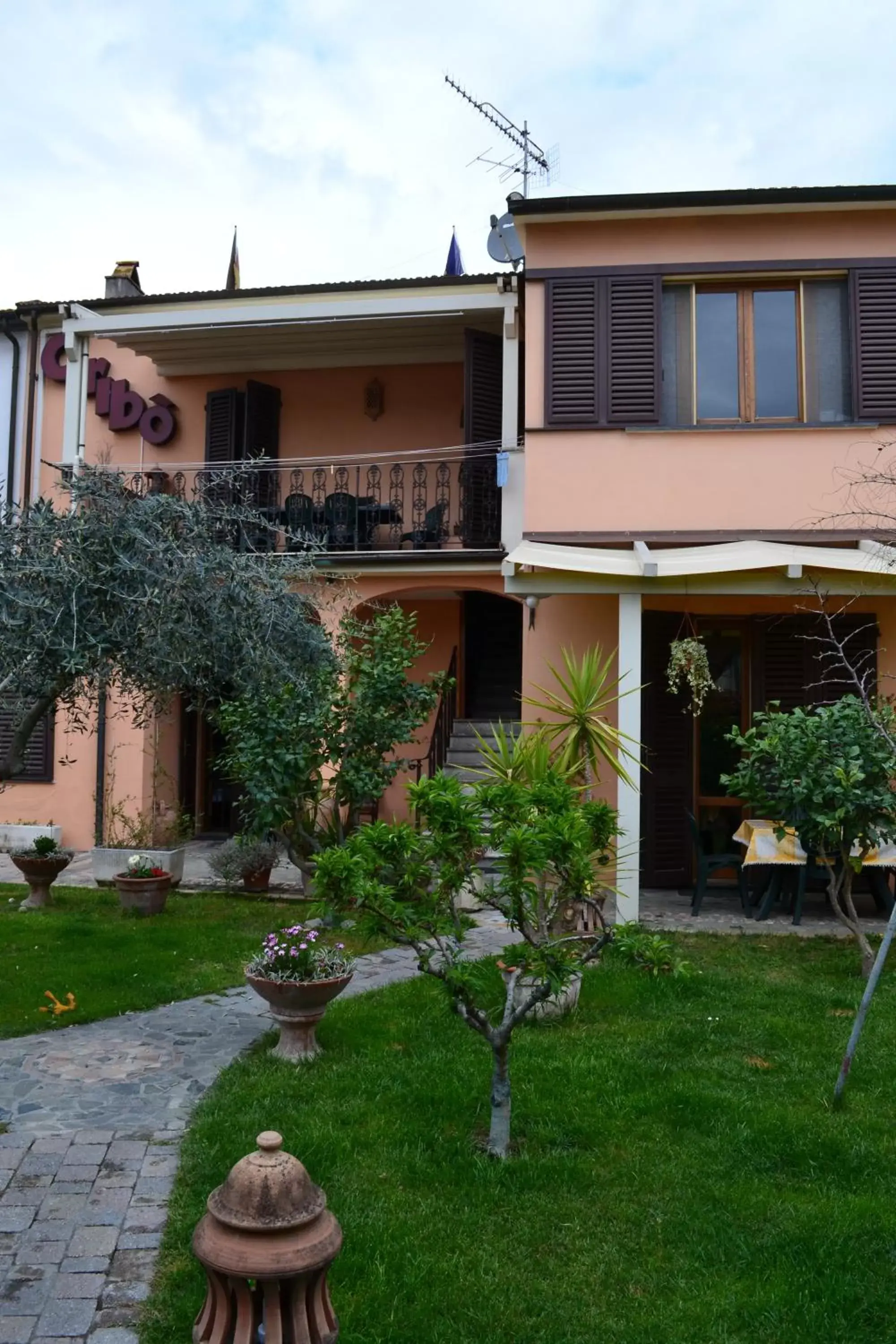 Facade/entrance, Property Building in B&B Cribò