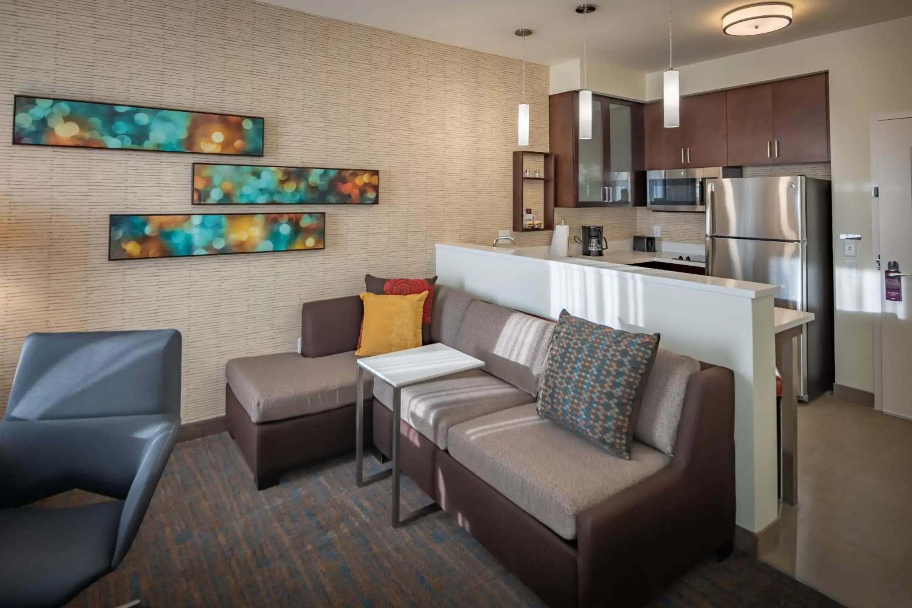 Living room, Seating Area in Residence Inn by Marriott Dallas at The Canyon