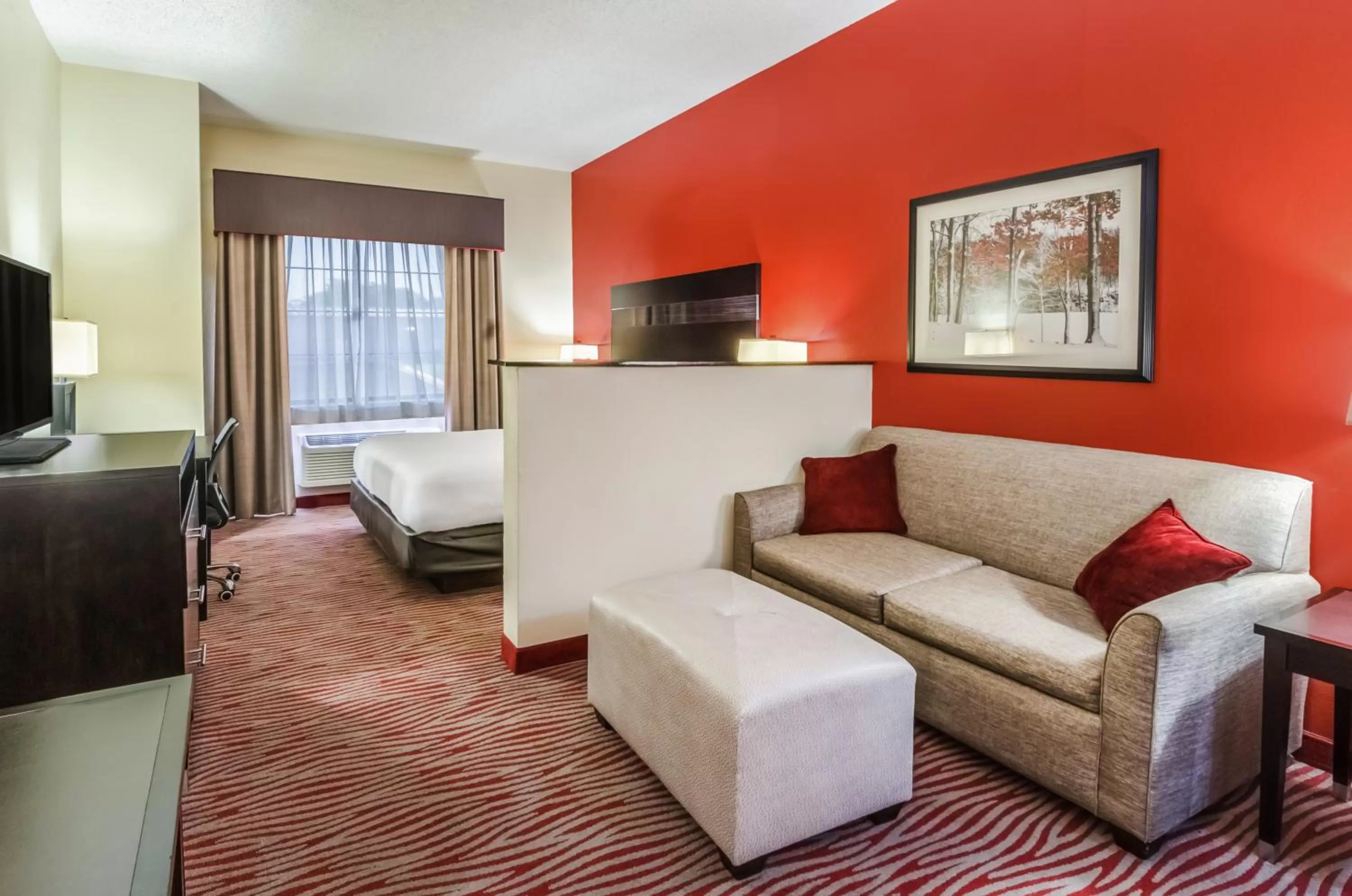 Photo of the whole room, Bed in Holiday Inn Express Hotel & Suites Vinita by IHG
