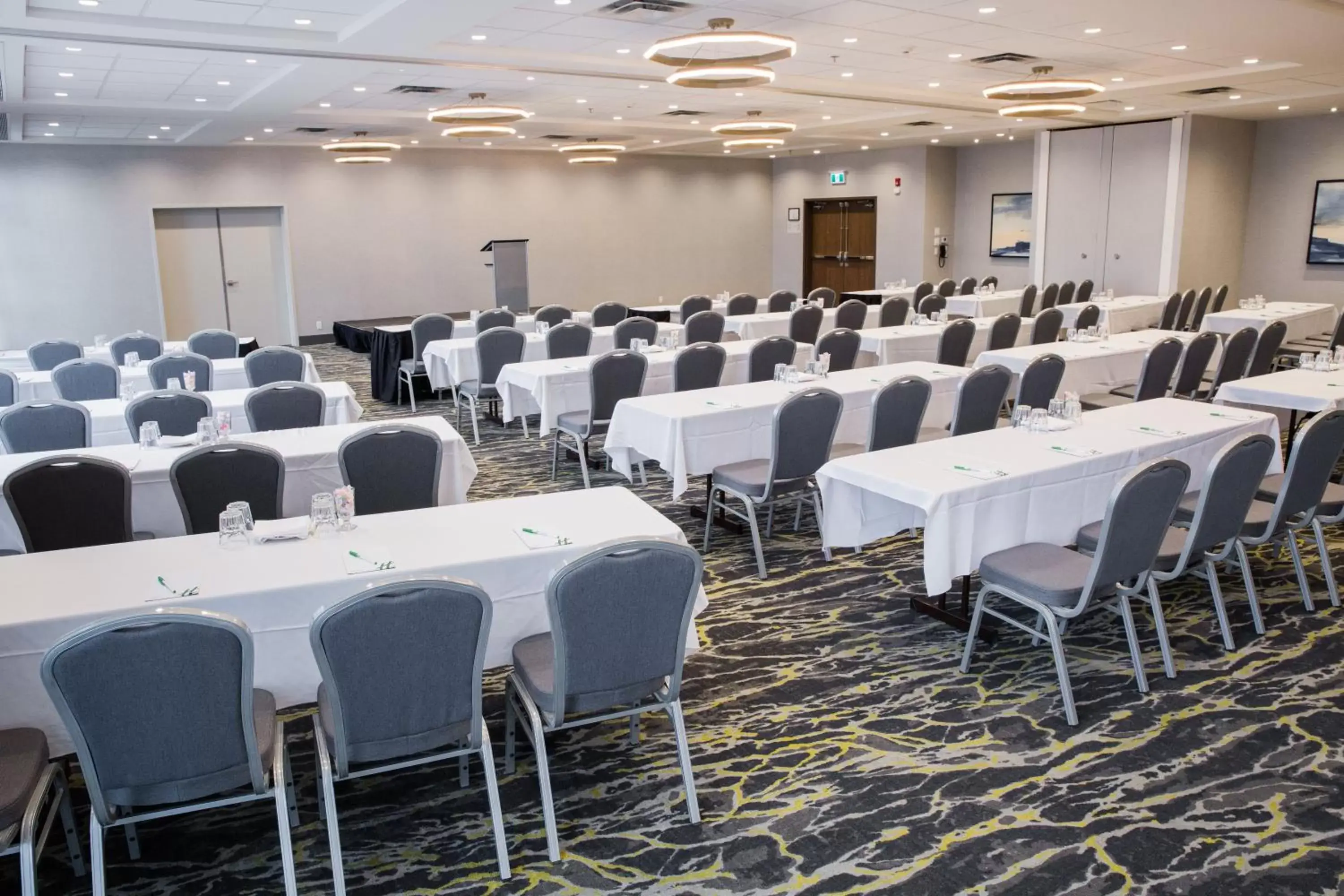 Meeting/conference room in Holiday Inn Hotel & Suites Calgary South - Conference Ctr, an IHG Hotel