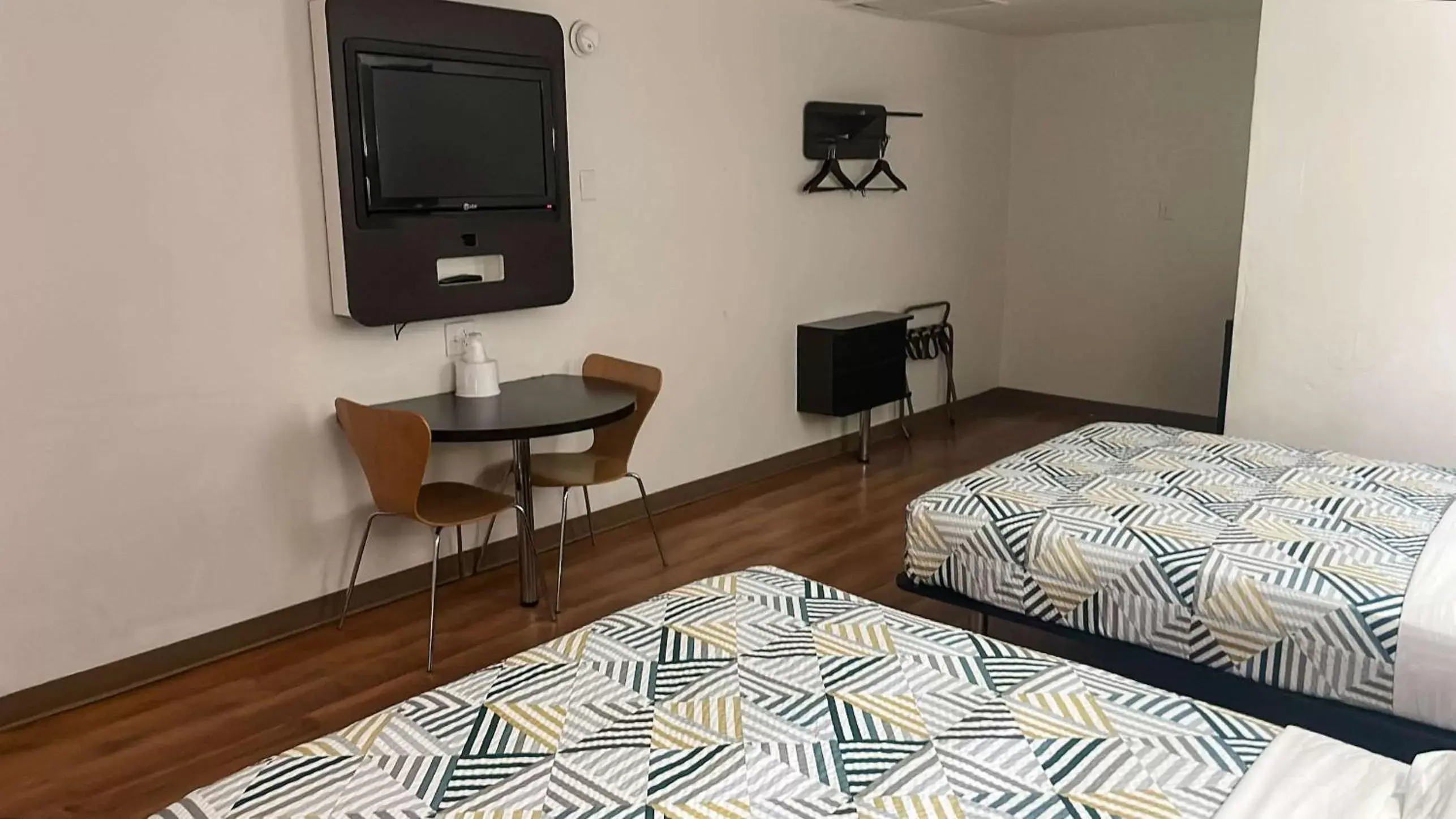 Bedroom, Bed in Motel 6-Wichita Falls, TX - North