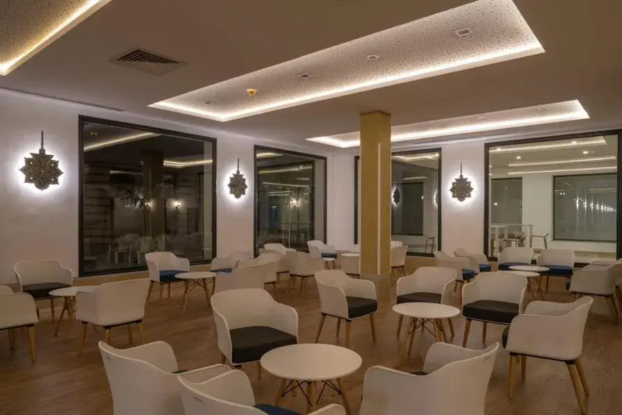 Lobby or reception, Restaurant/Places to Eat in Dar Khayam