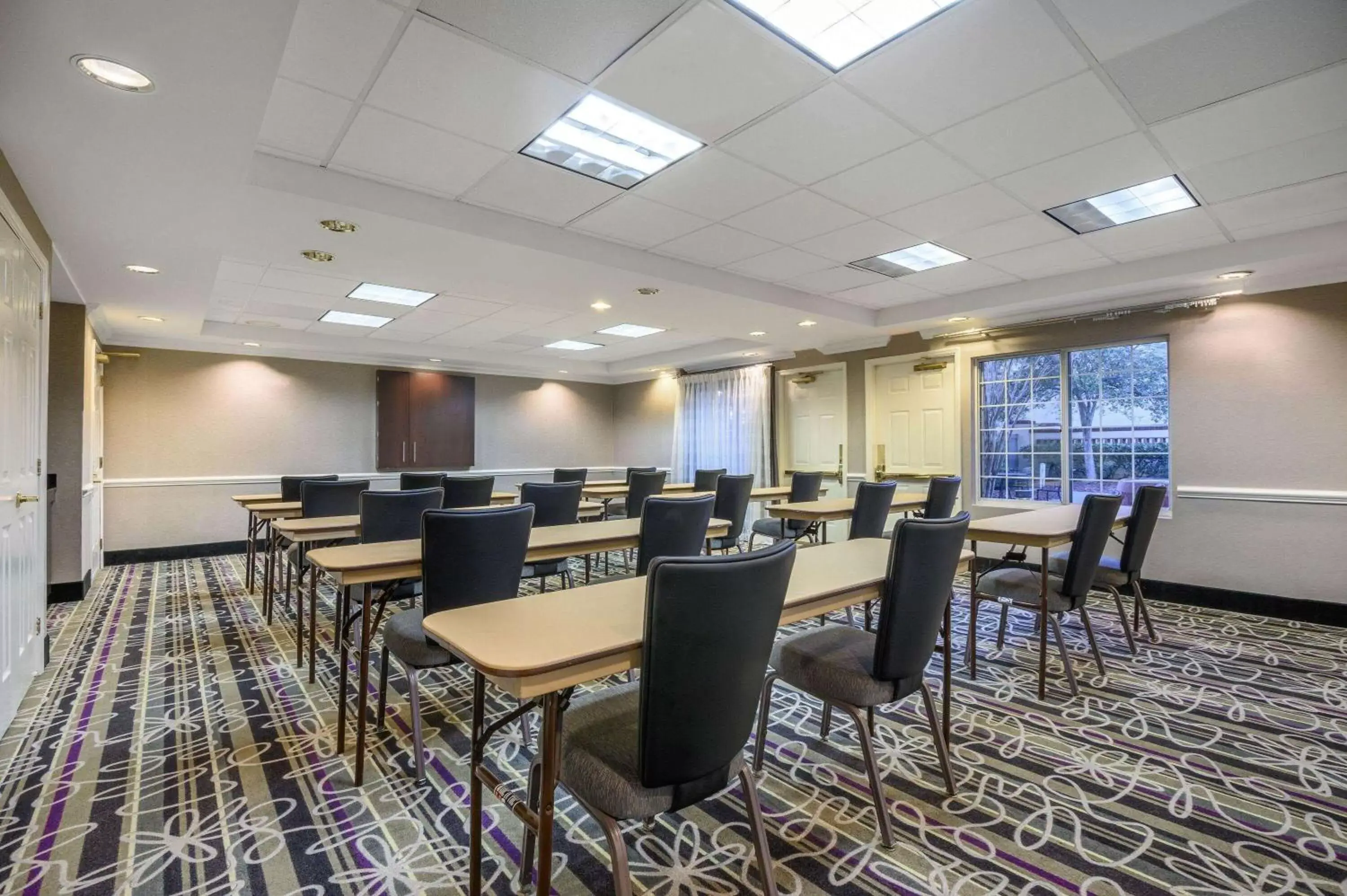 Meeting/conference room in La Quinta by Wyndham Myrtle Beach Broadway Area