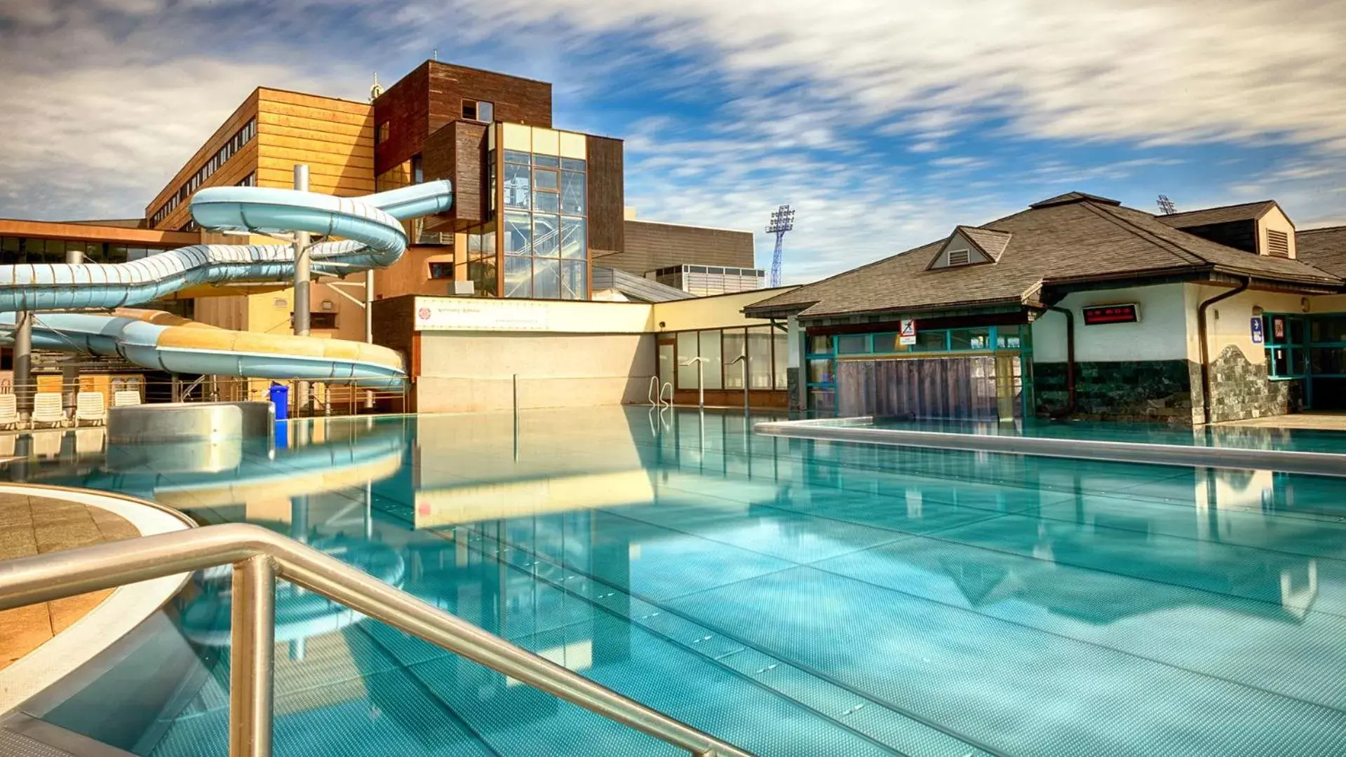 Hot Tub, Swimming Pool in Hotel AquaCity Mountain View