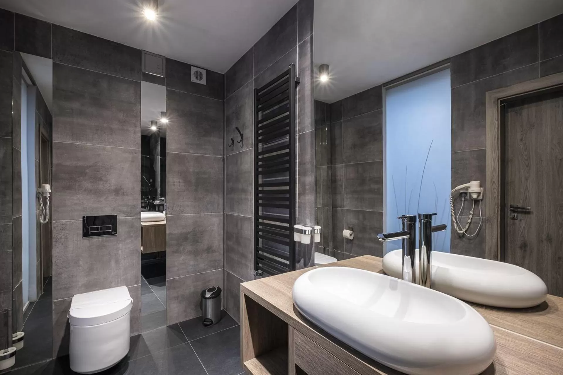 Shower in Max Health Resort SPA