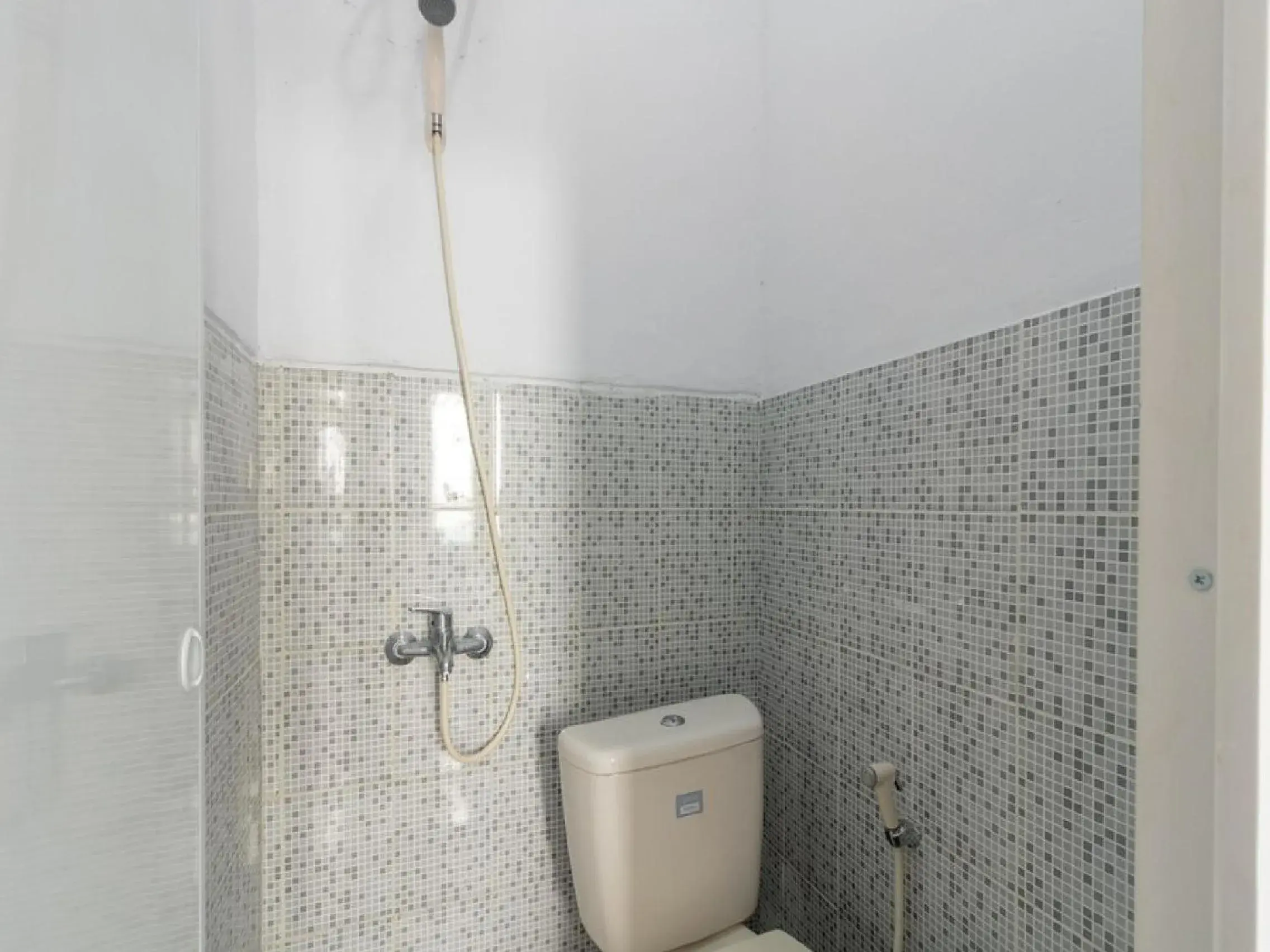 Bathroom in RedDoorz Plus near Taman Rasuna Menteng