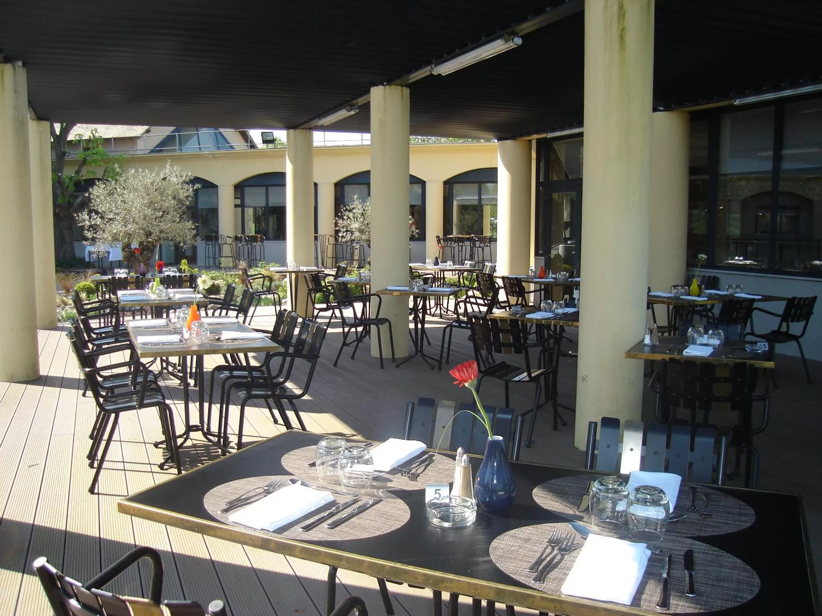 Restaurant/places to eat in Hotel Le Paddock