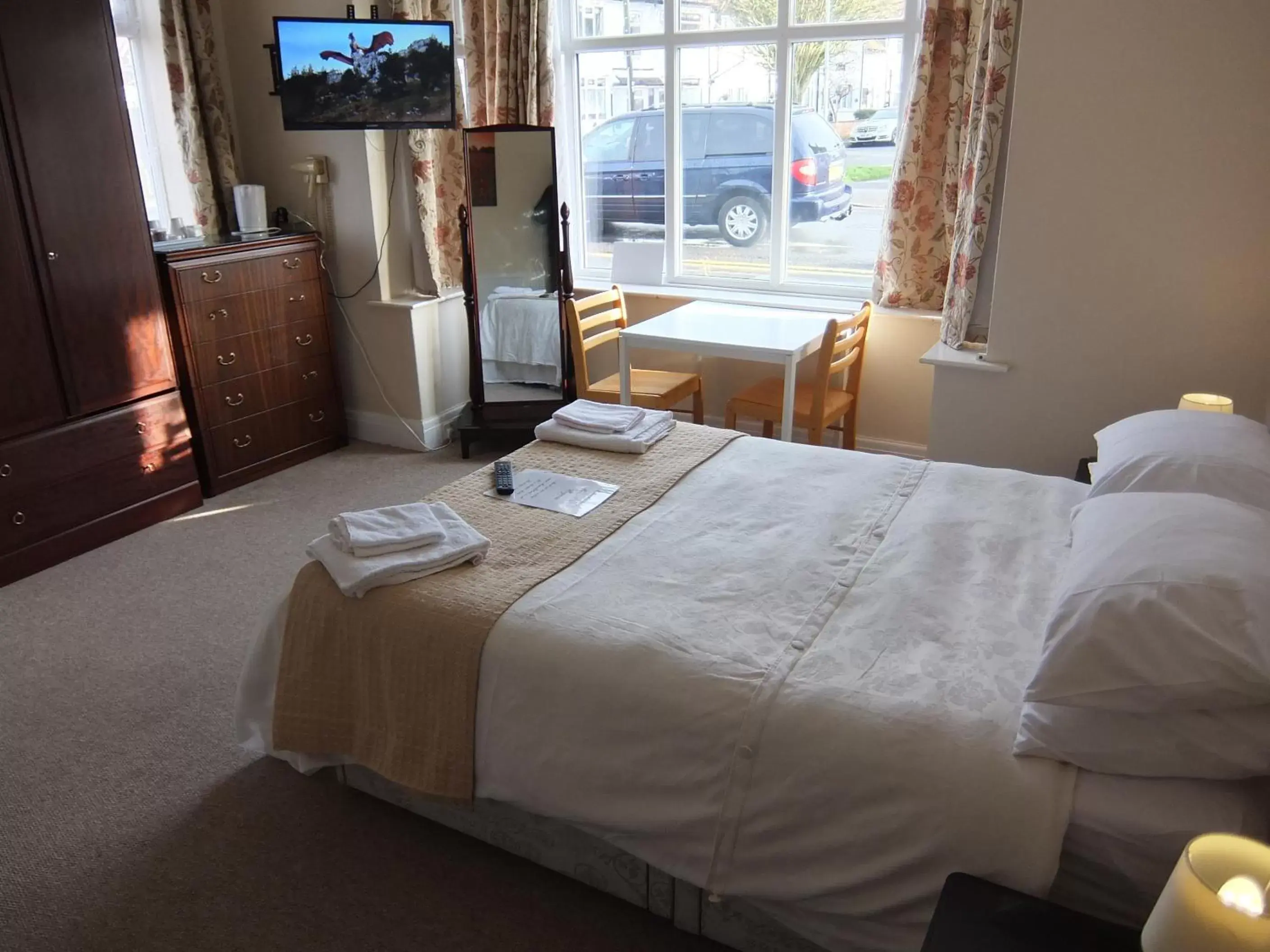 Bed in The Monsell Hotel