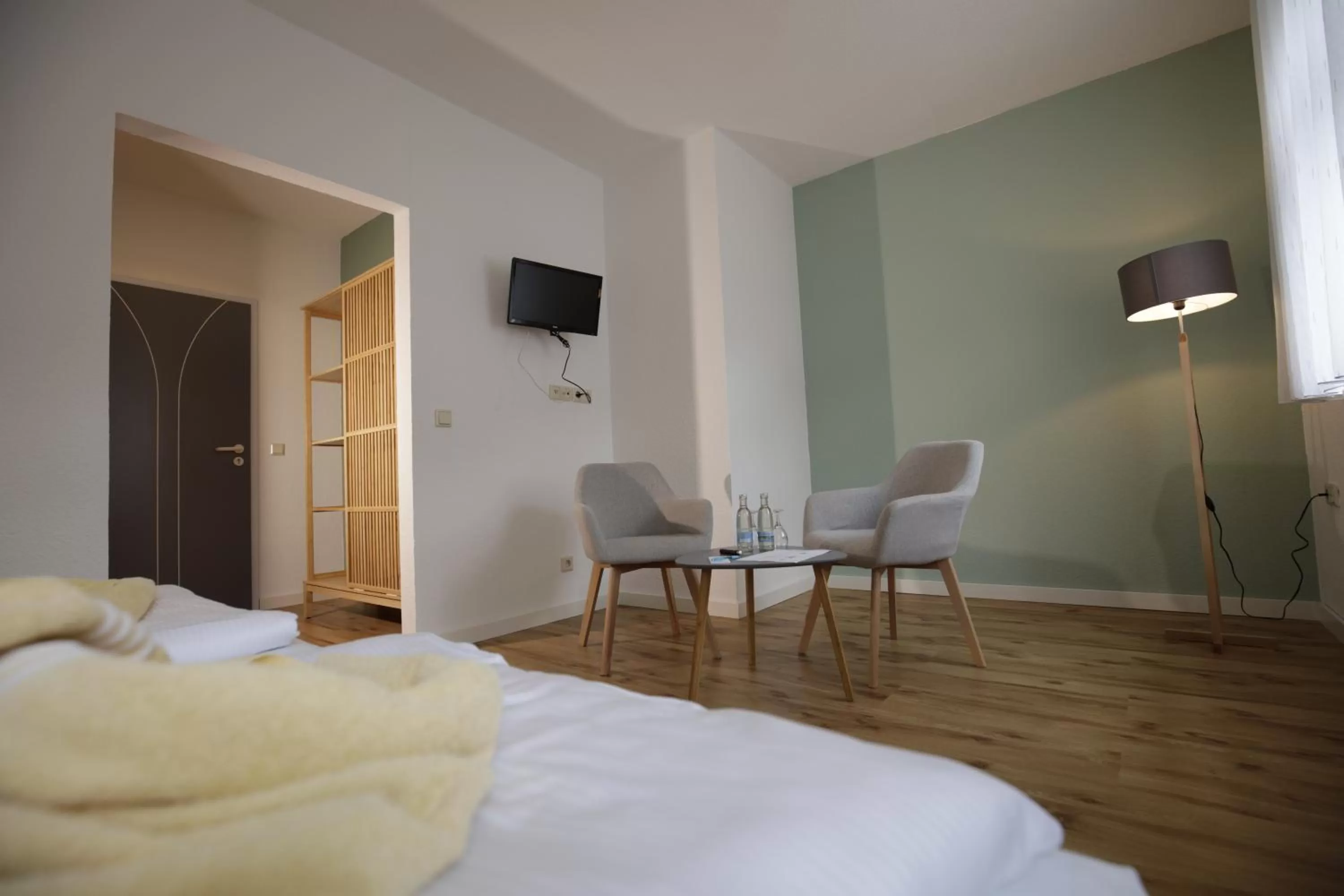 Staff, Bed in Hotel Beck