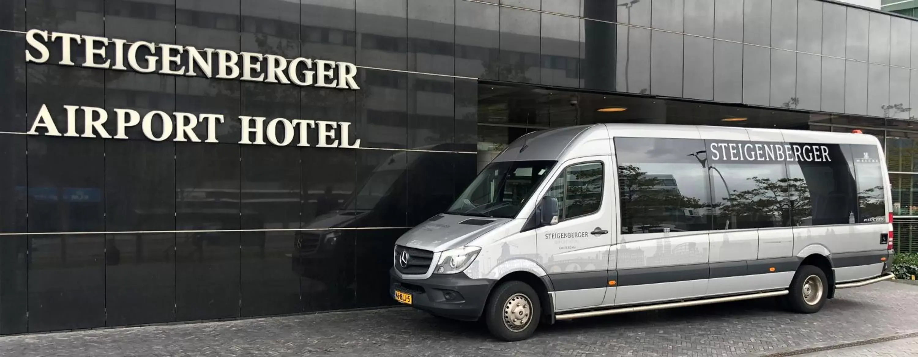 Facade/entrance in Steigenberger Airport Hotel Amsterdam