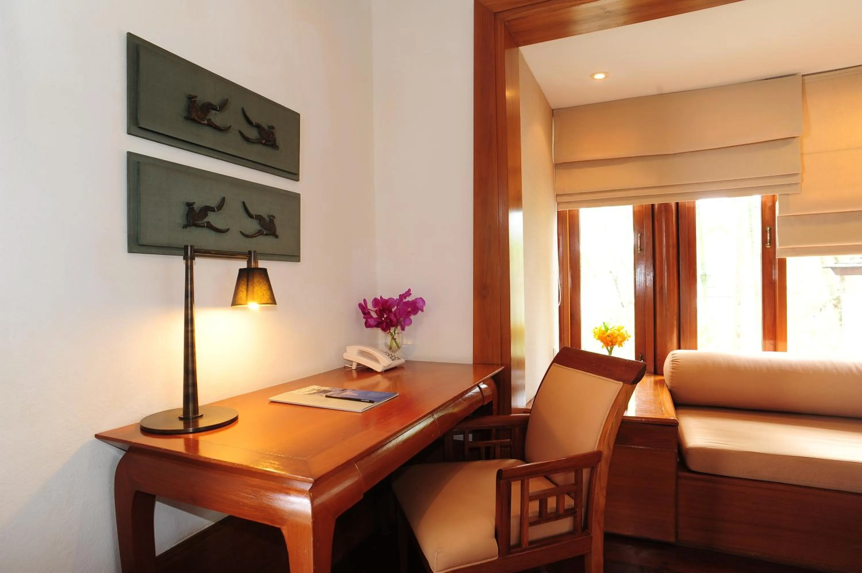 Seating area, Bed in Nakamanda Resort and Spa