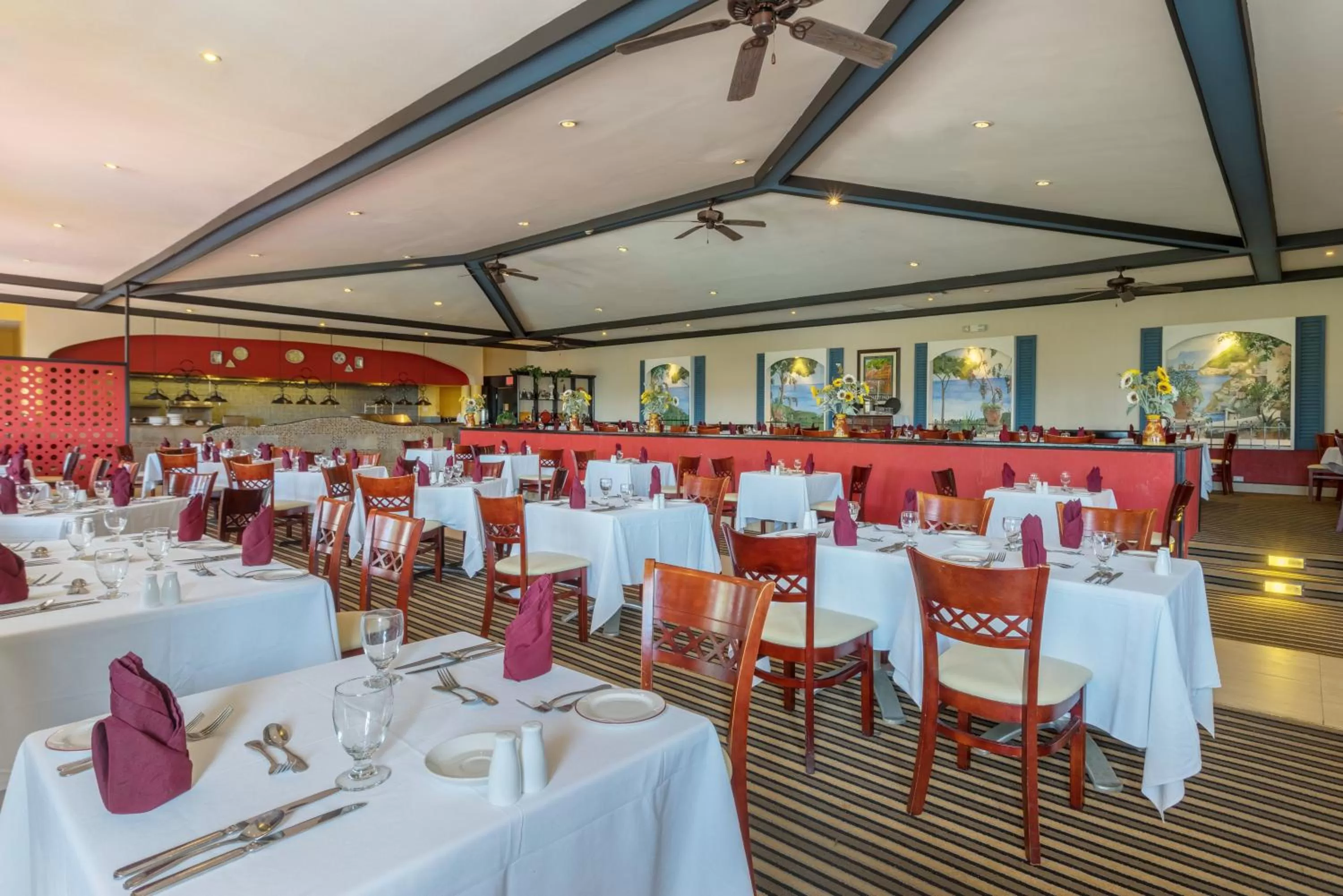 Restaurant/Places to Eat in Holiday Inn Resort Montego Bay All Inclusive, an IHG Hotel