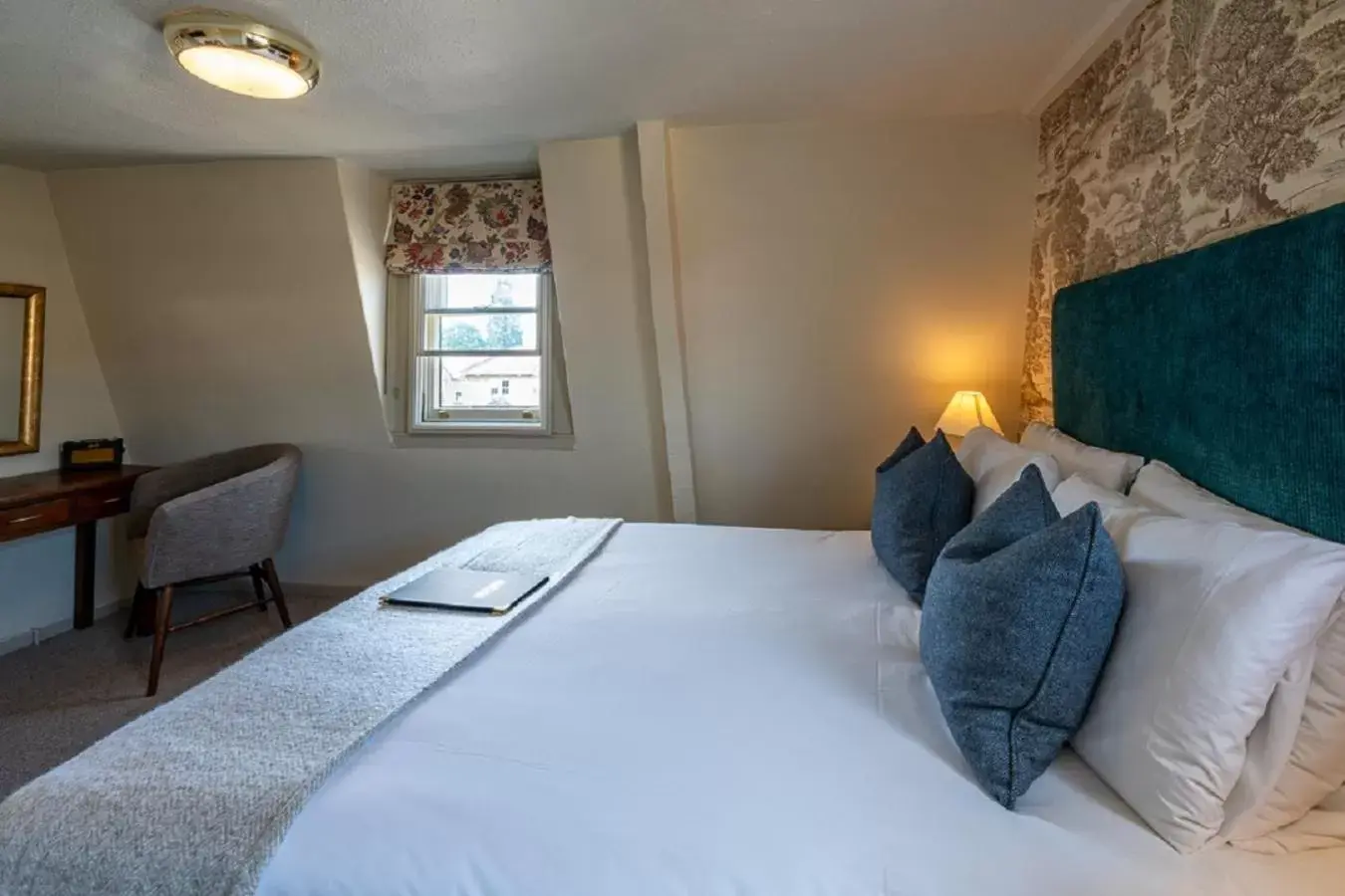 Bed in The Kings Arms Hotel Bed in The Kings Arms Hotel