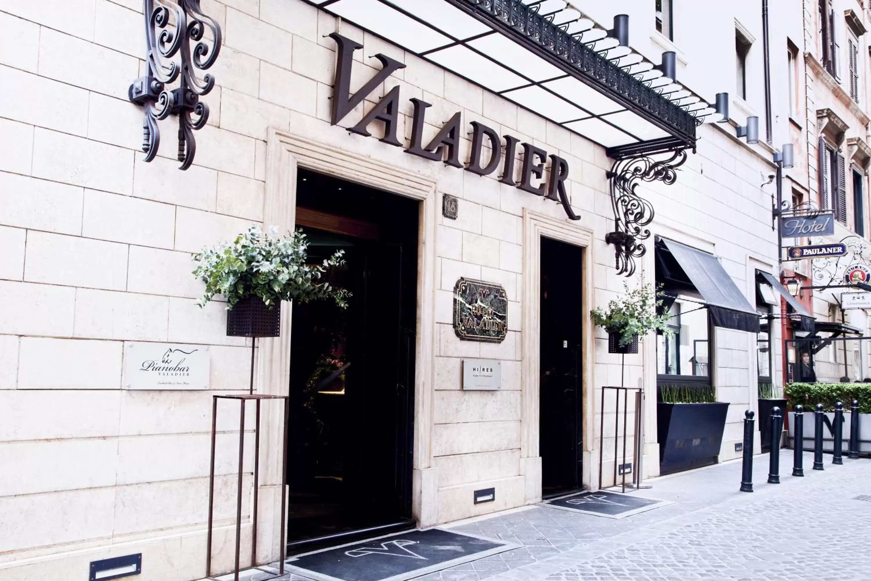 Property building in Hotel Valadier
