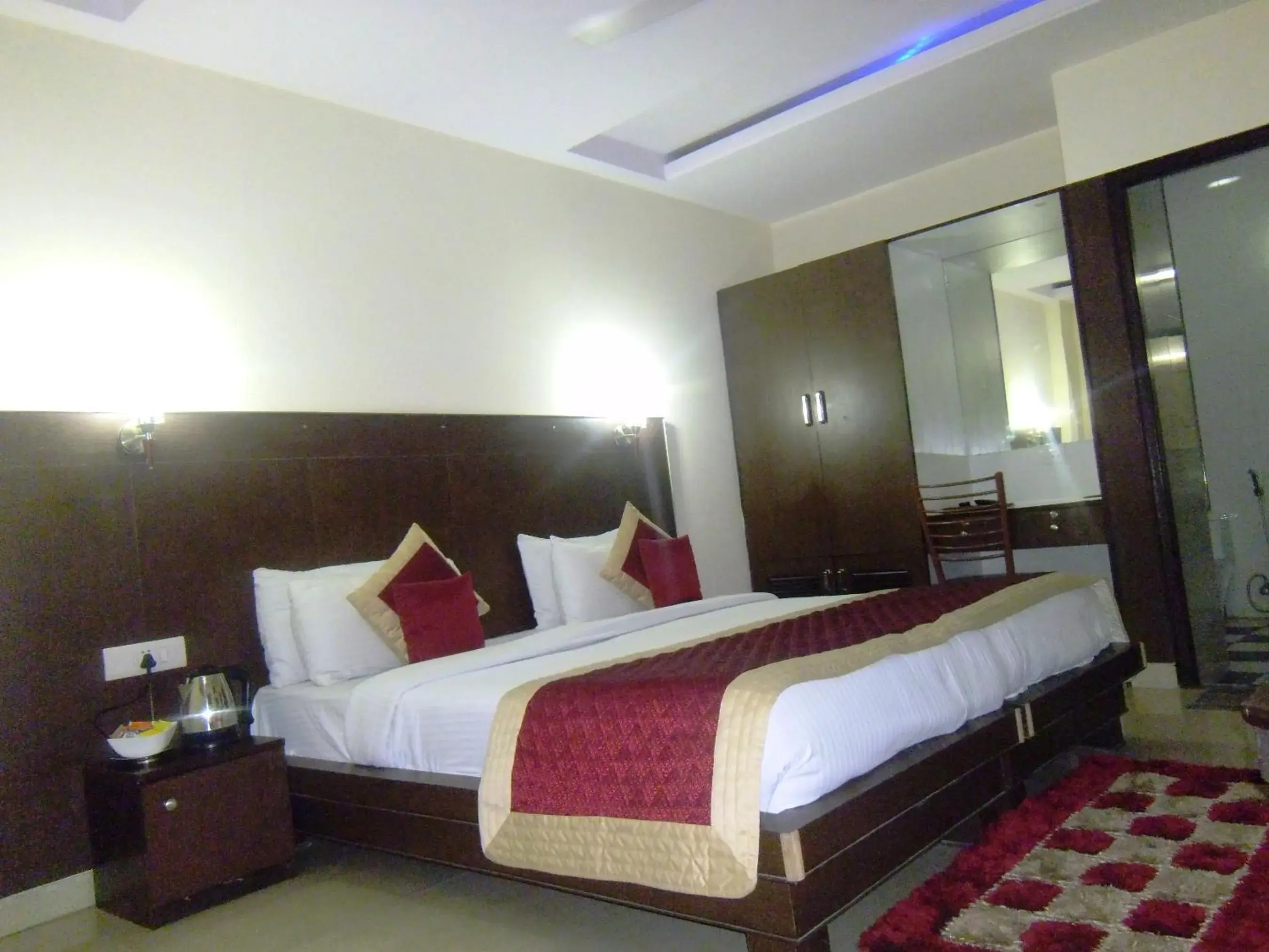 Photo of the whole room, Bed in Airport Hotel Vishal Residency